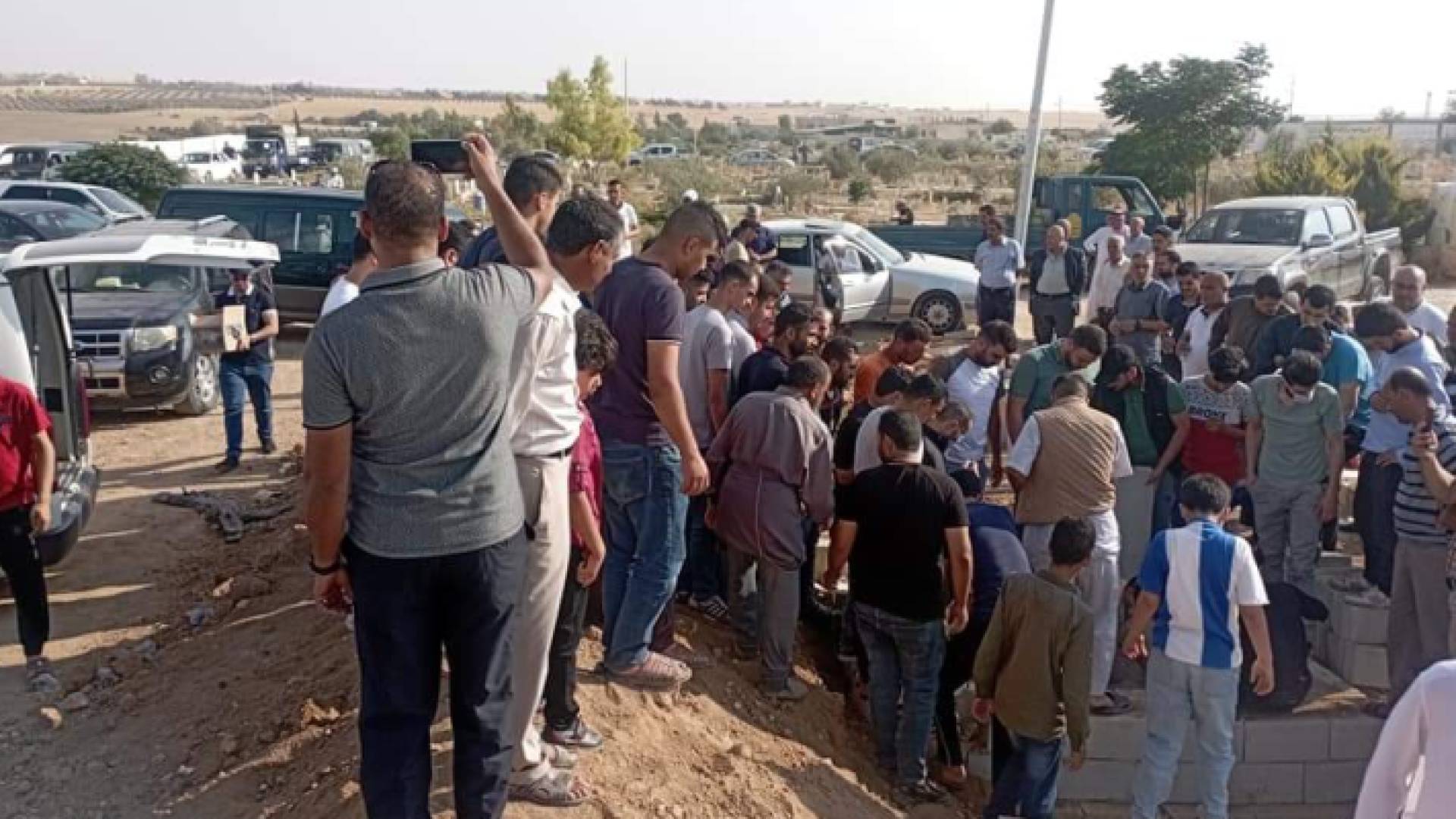 جانب من التشييع