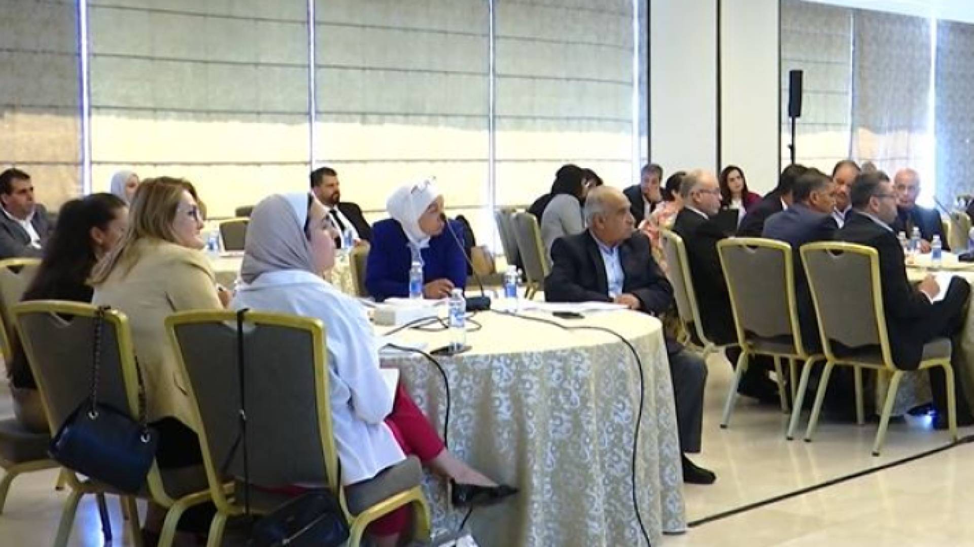 الصورة من الاجتماع التشاوري