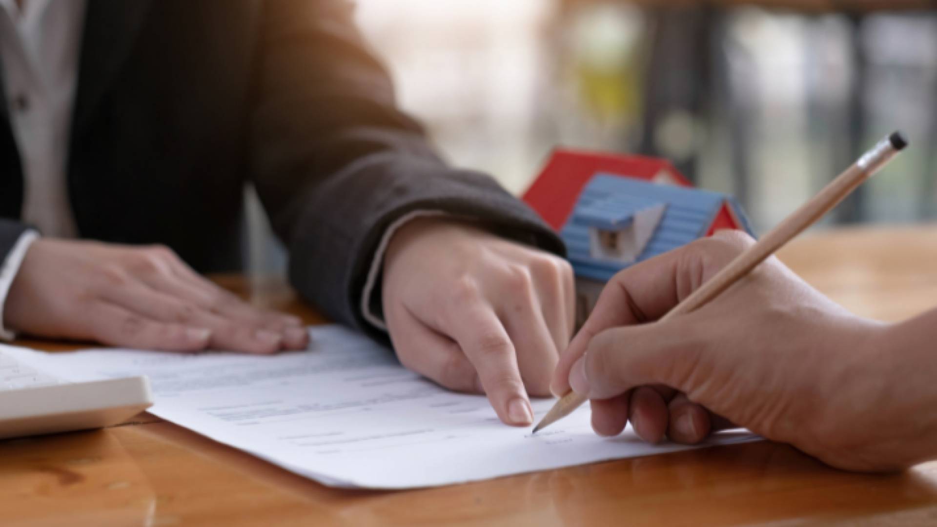 توقع عقد - تعبيرية