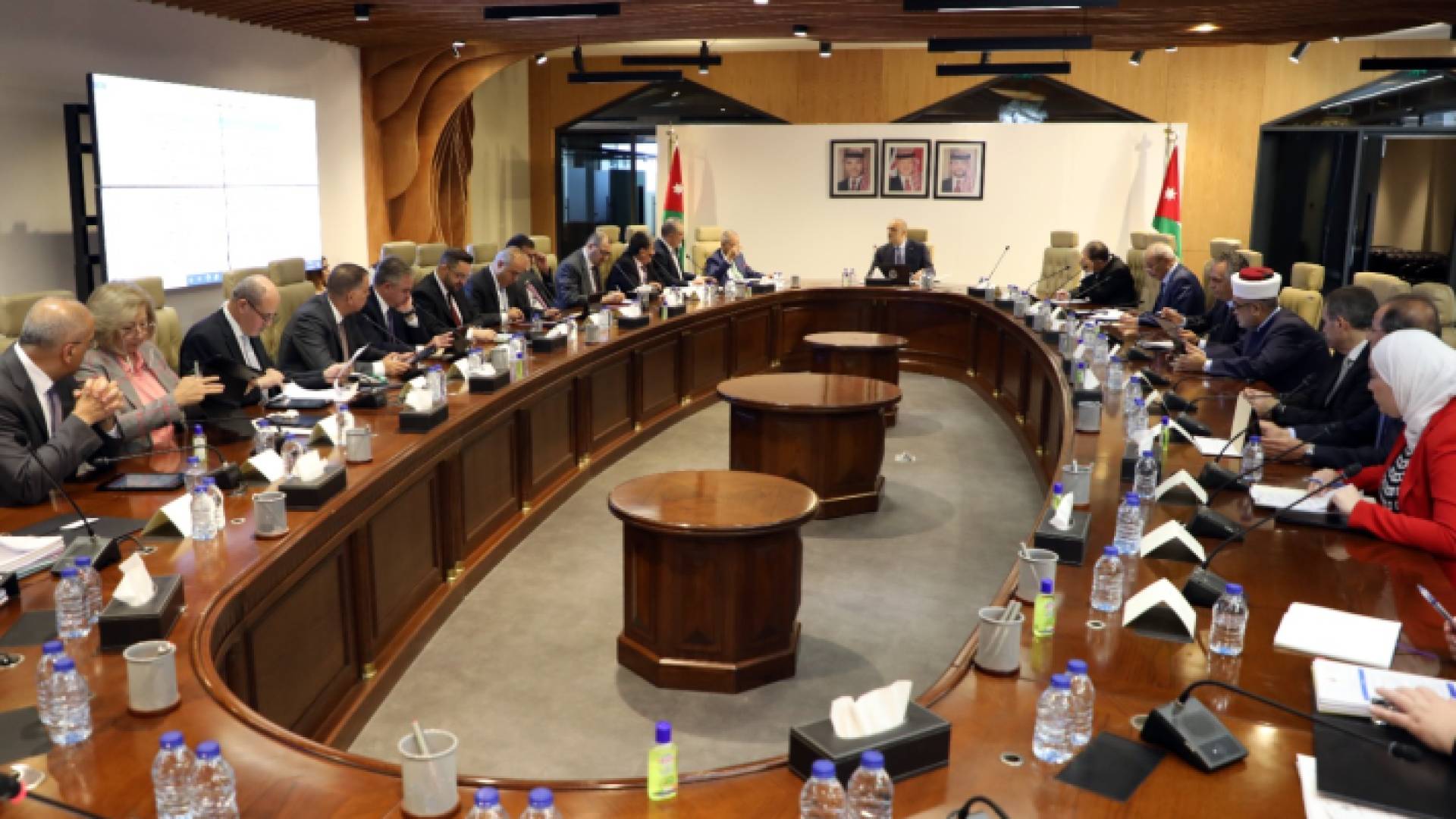 جانب من جلسة رئاسة الوزراء