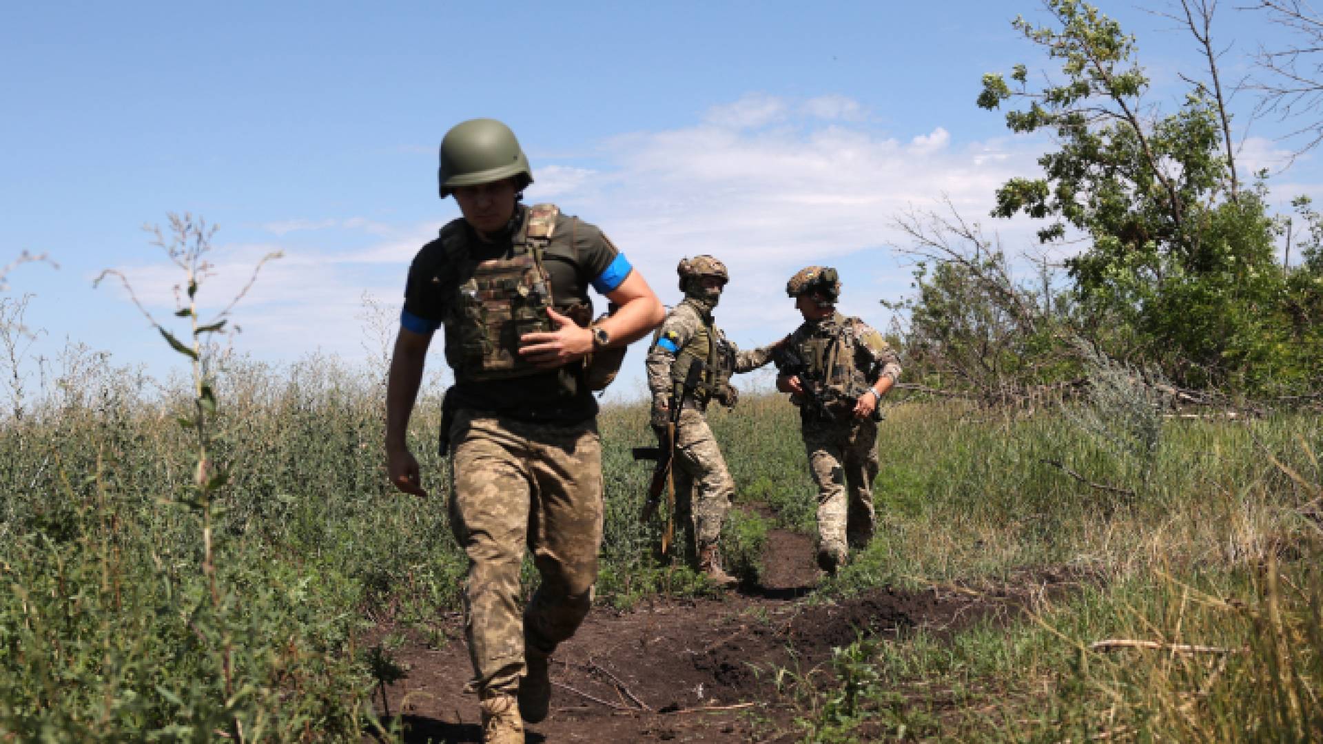 عناصر من الجيش الأوكراني