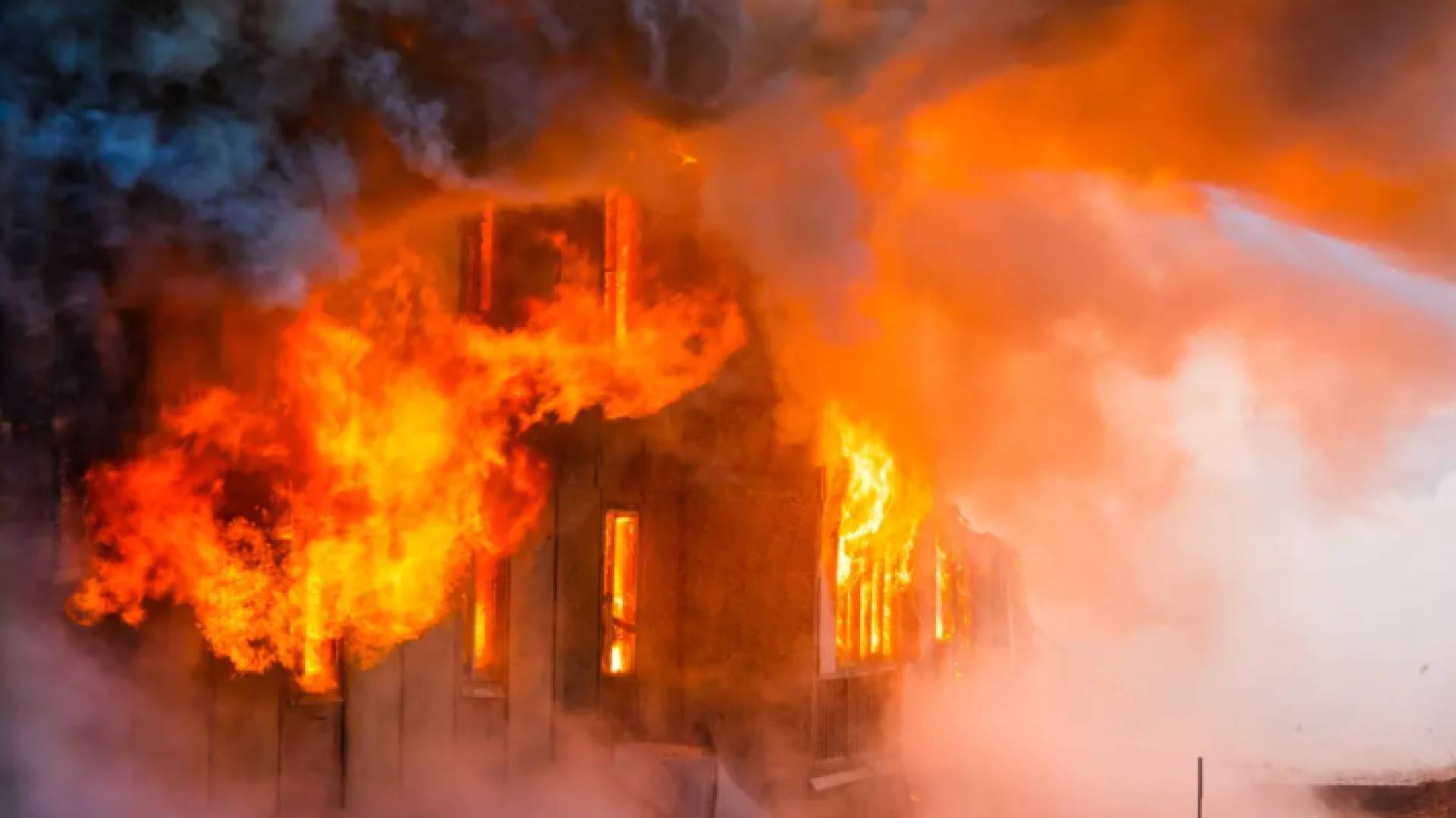 صورة أرشيفية لحريق منزل