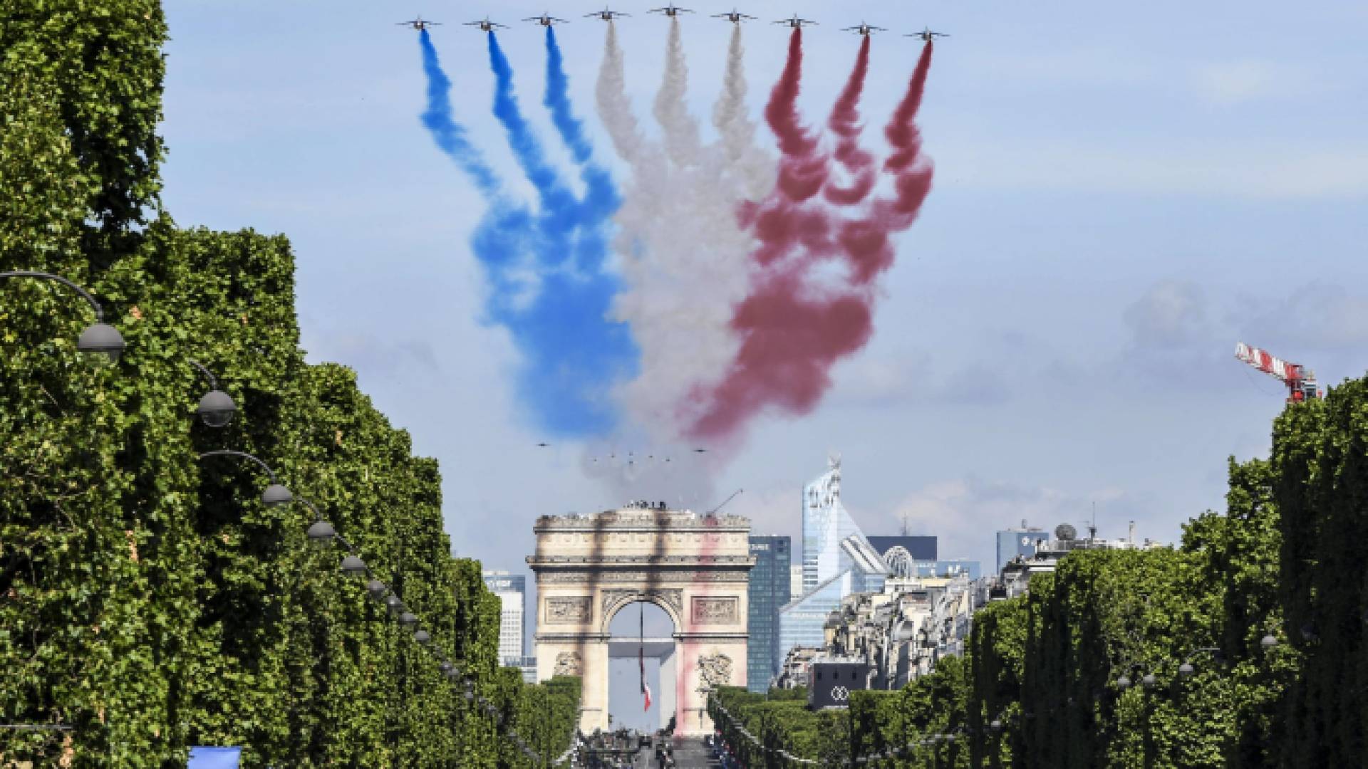 عروض القوات الجوية الفرنسية خلال العرض العسكري