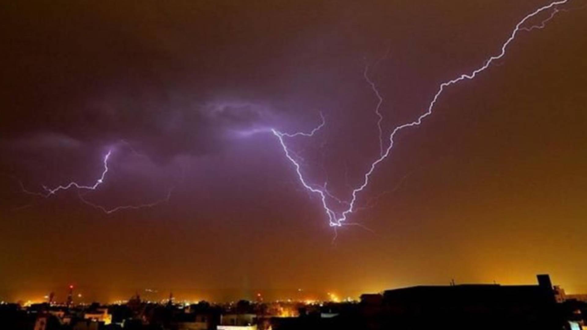 عواصف رعدية