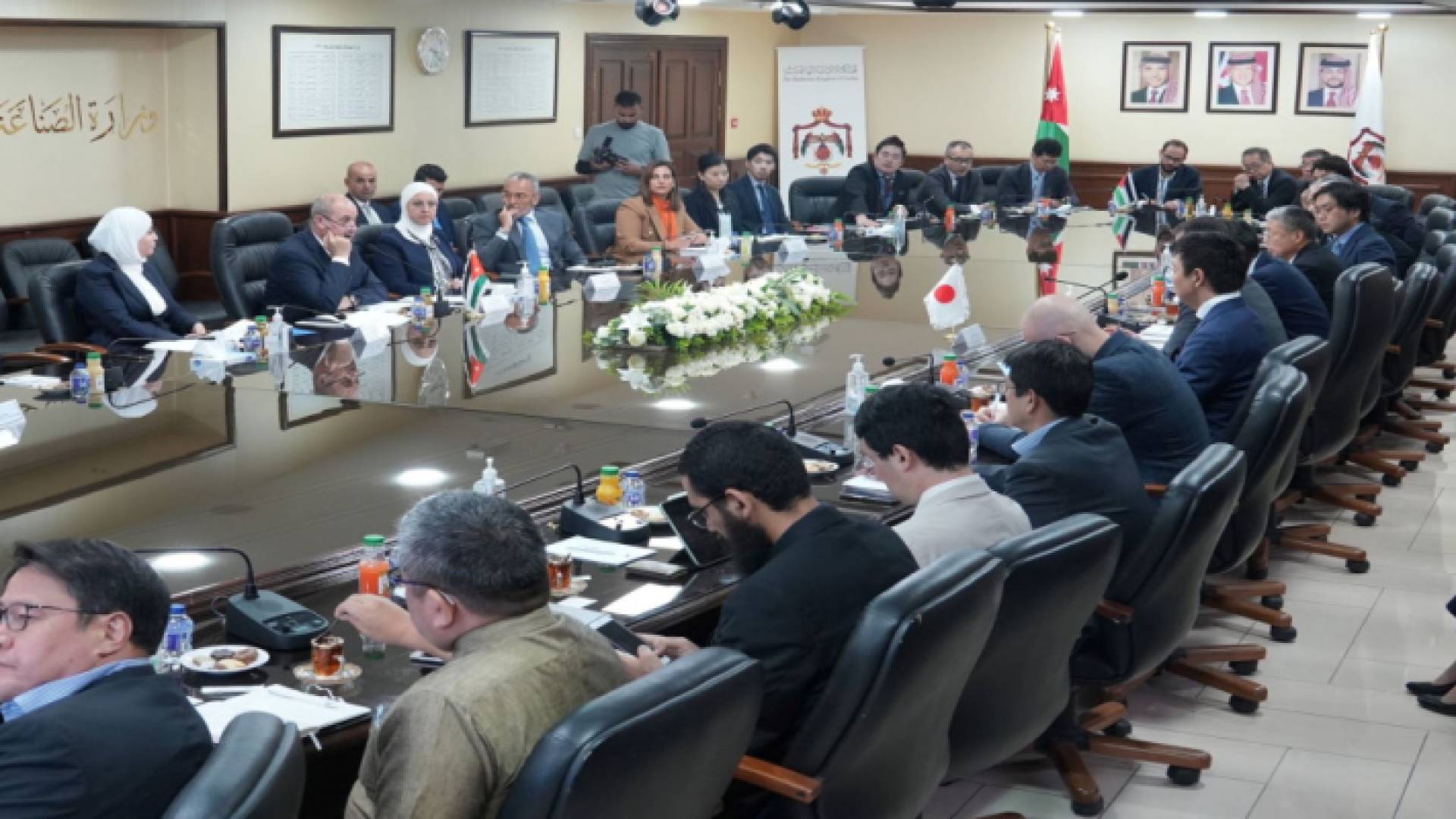 لقطة من لقاء الشمايلة برجال أعمال من اليابان