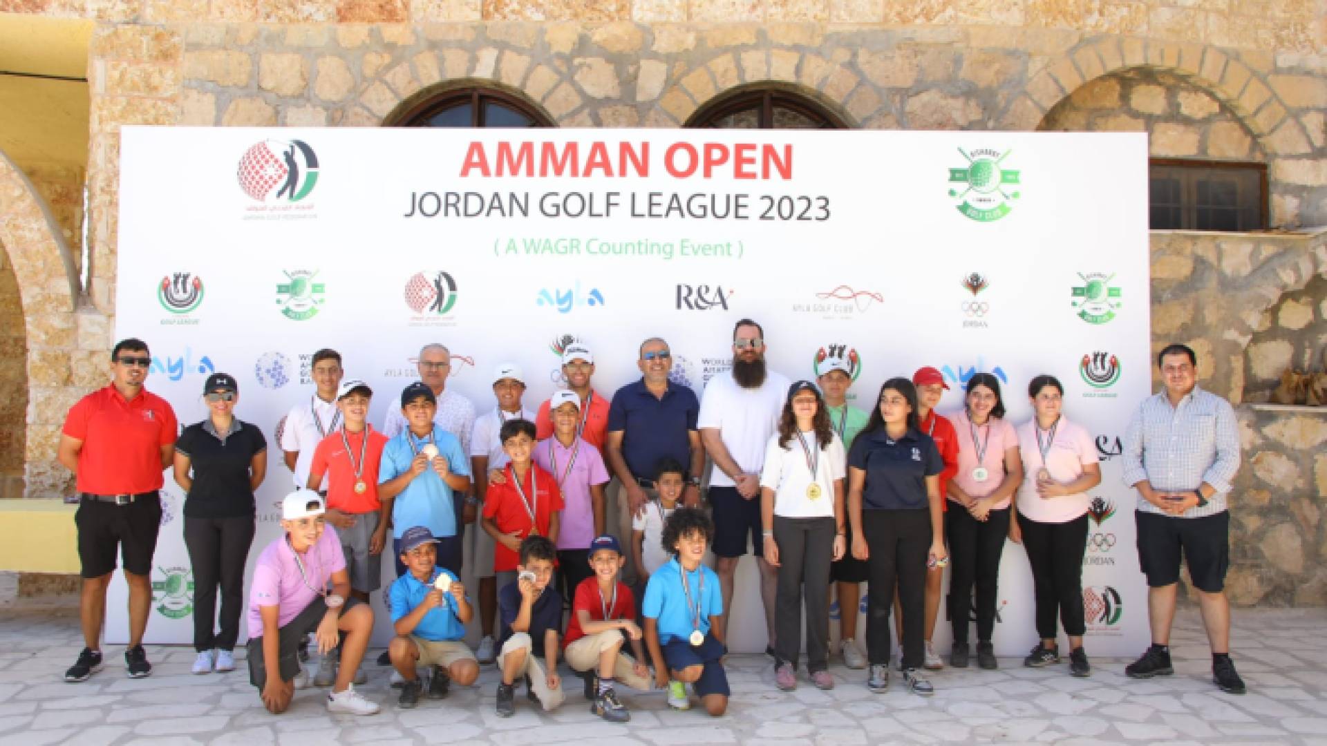 اللاعبون الفائزون