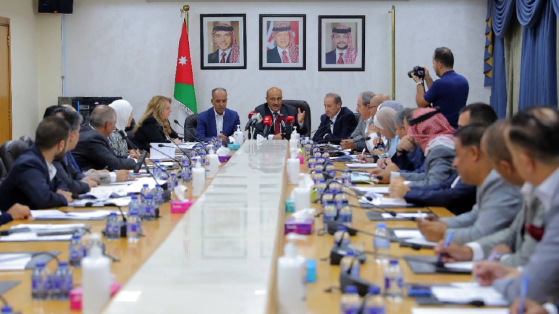 اجتماع اللجنة القانونية