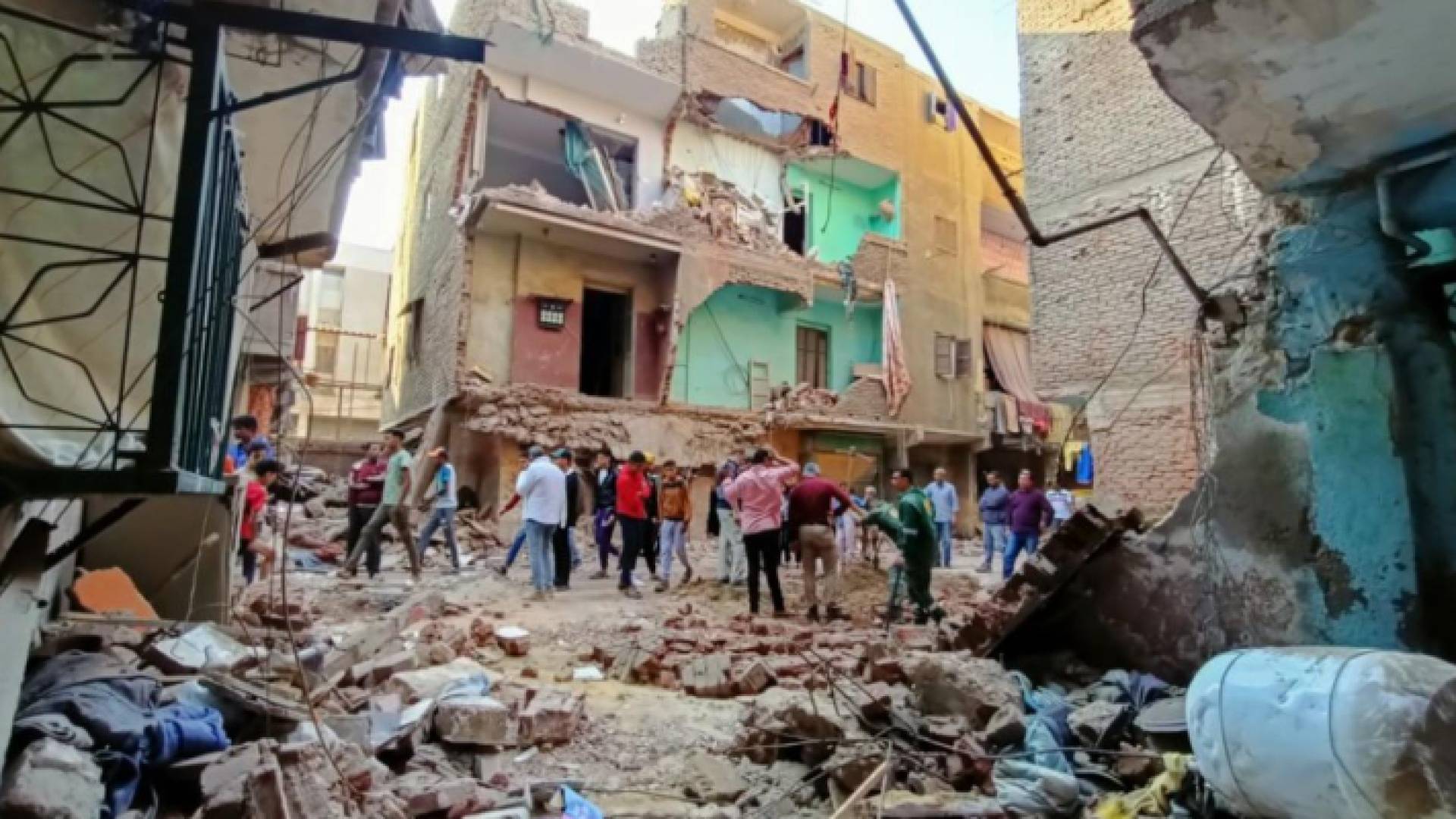 انهيار مبنى في القاهرة