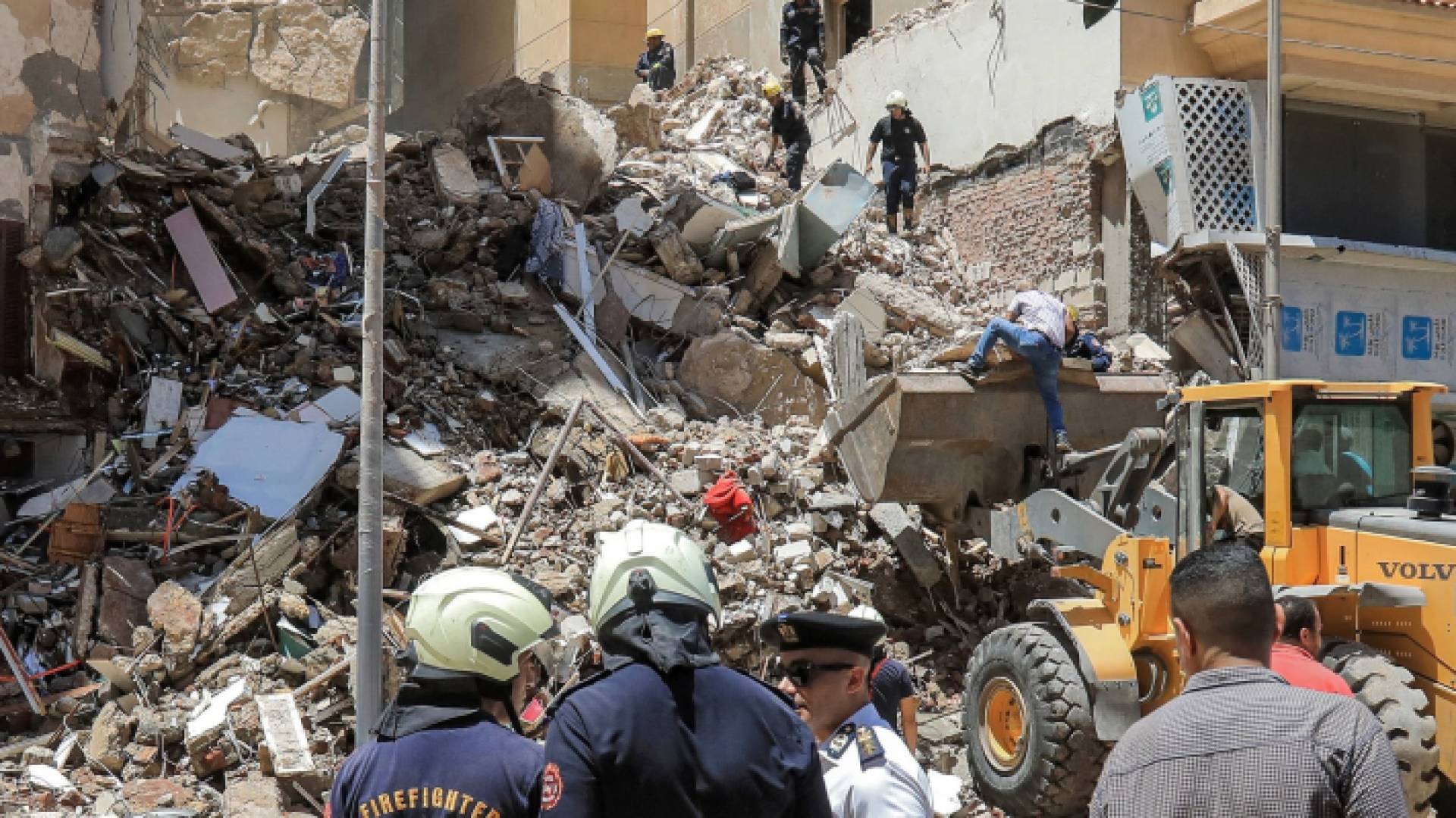 المبنى المنهار