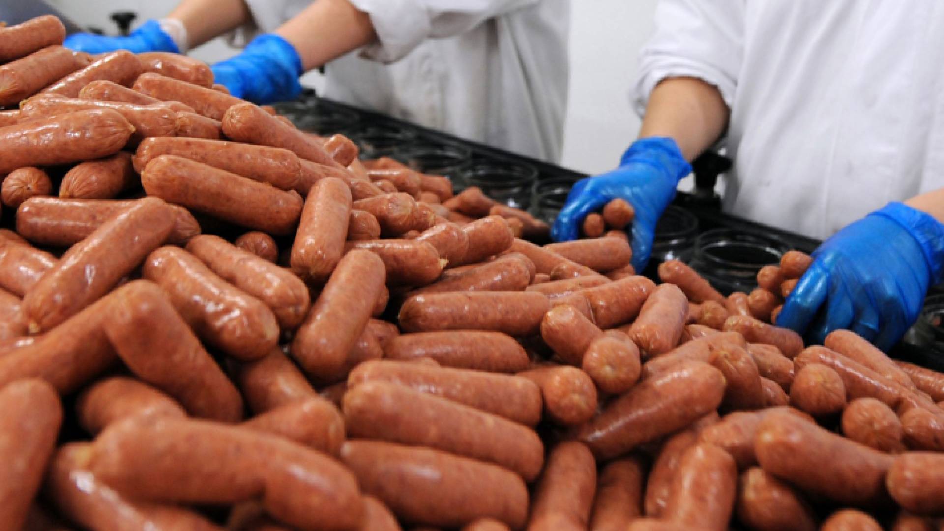 صناعة مادة النقانق "أرشيفية"