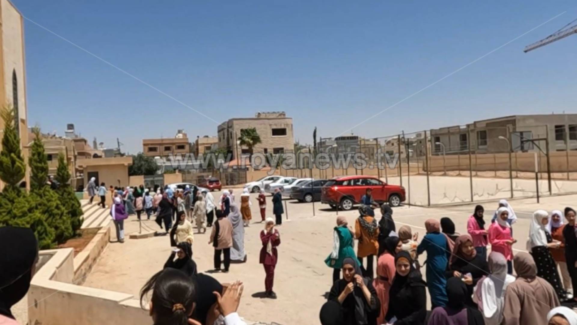 طالبات توجيهي بإحدى المدارس