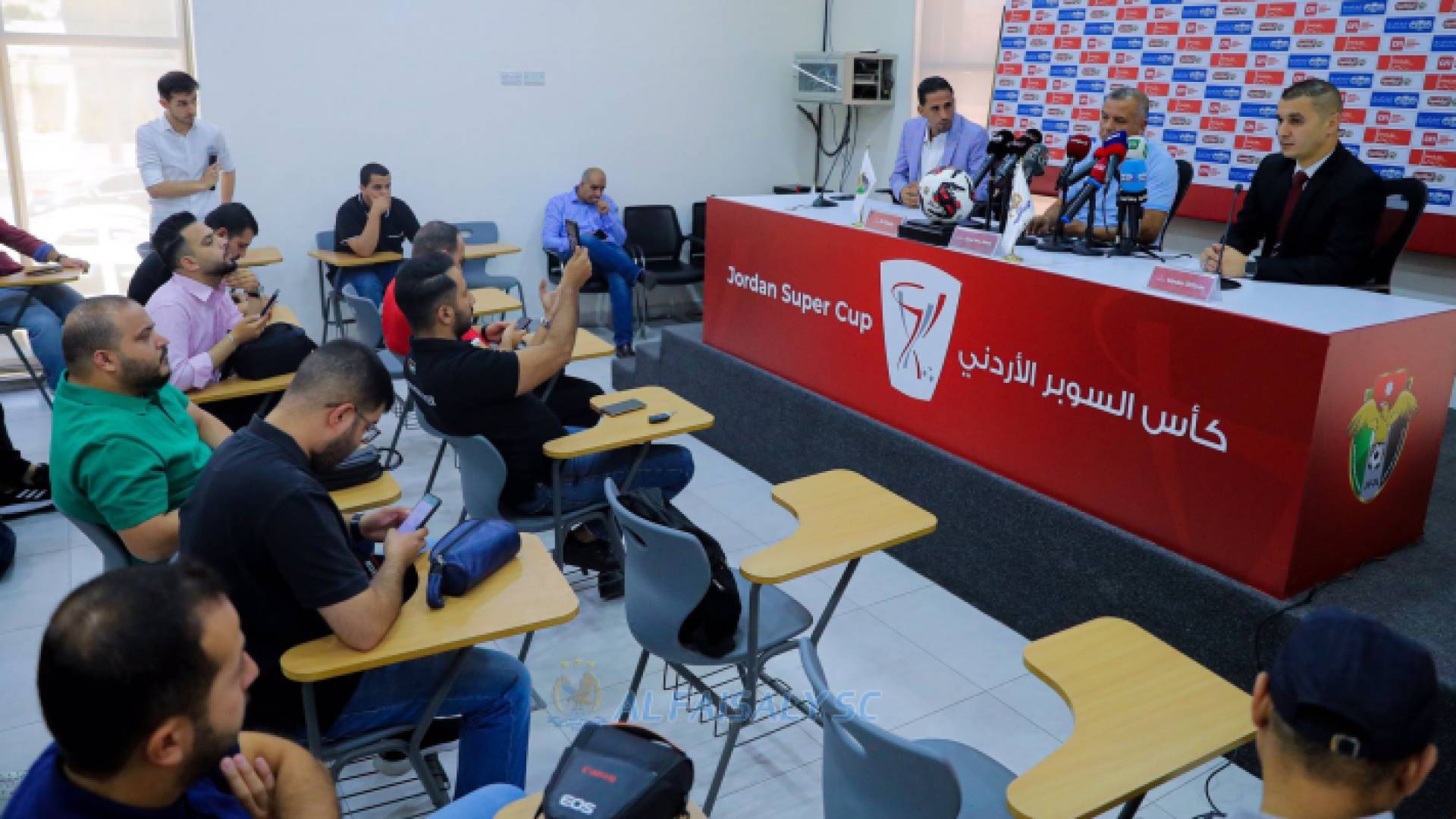 من المؤتمر الصحفي