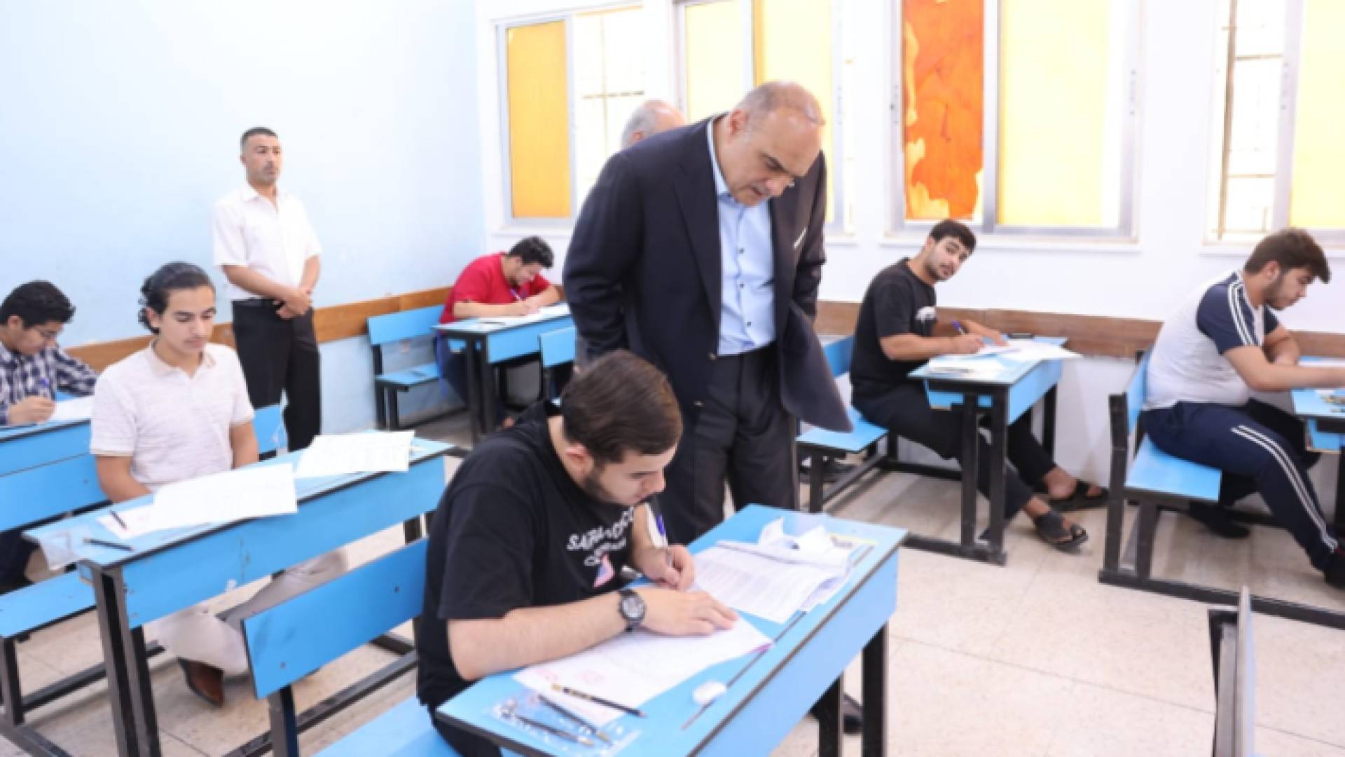 رئيس الوزراء بشر الخصاونة في قاعة توجيهي