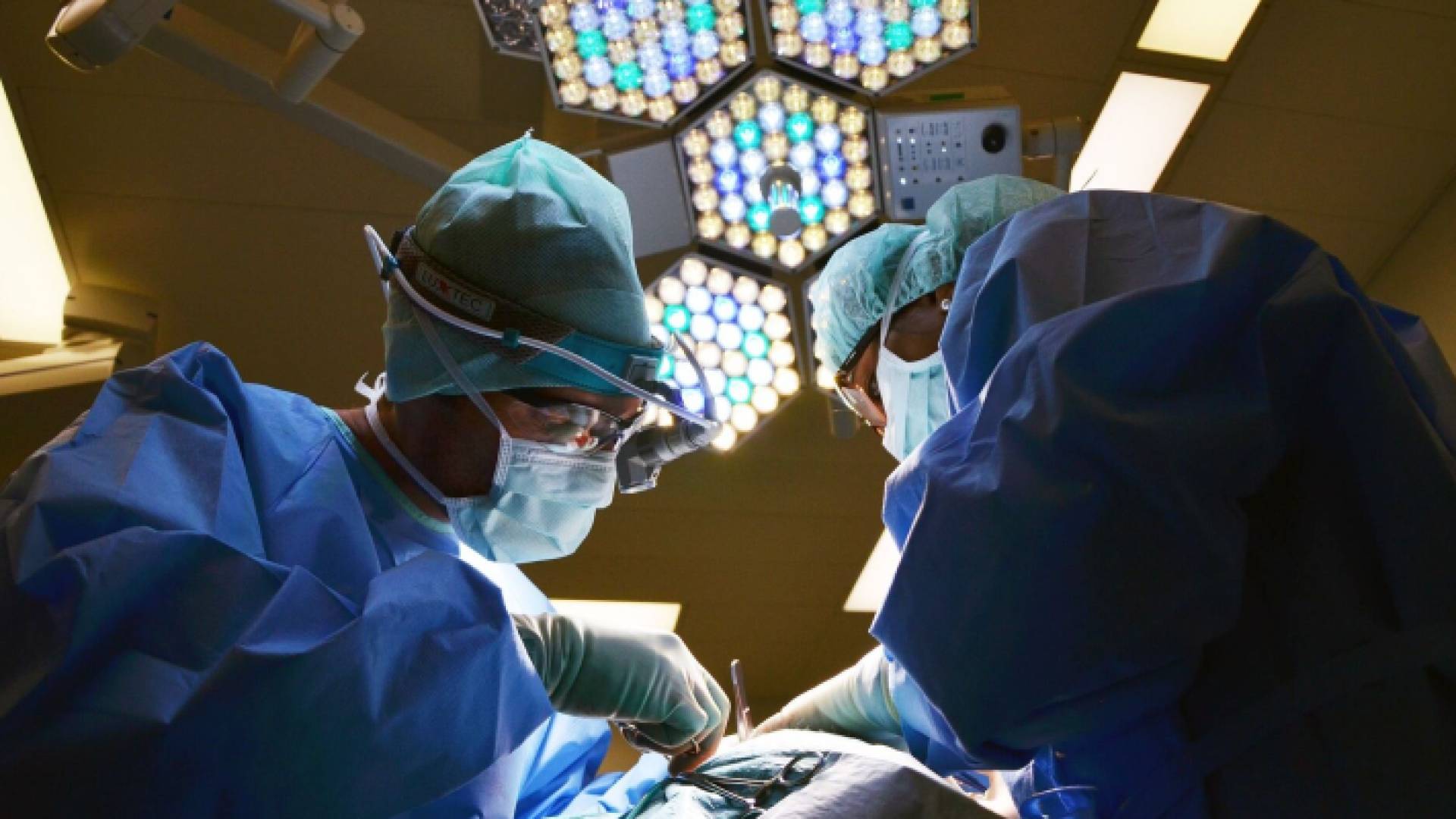 صورة تعبيرية لعملية جراحية