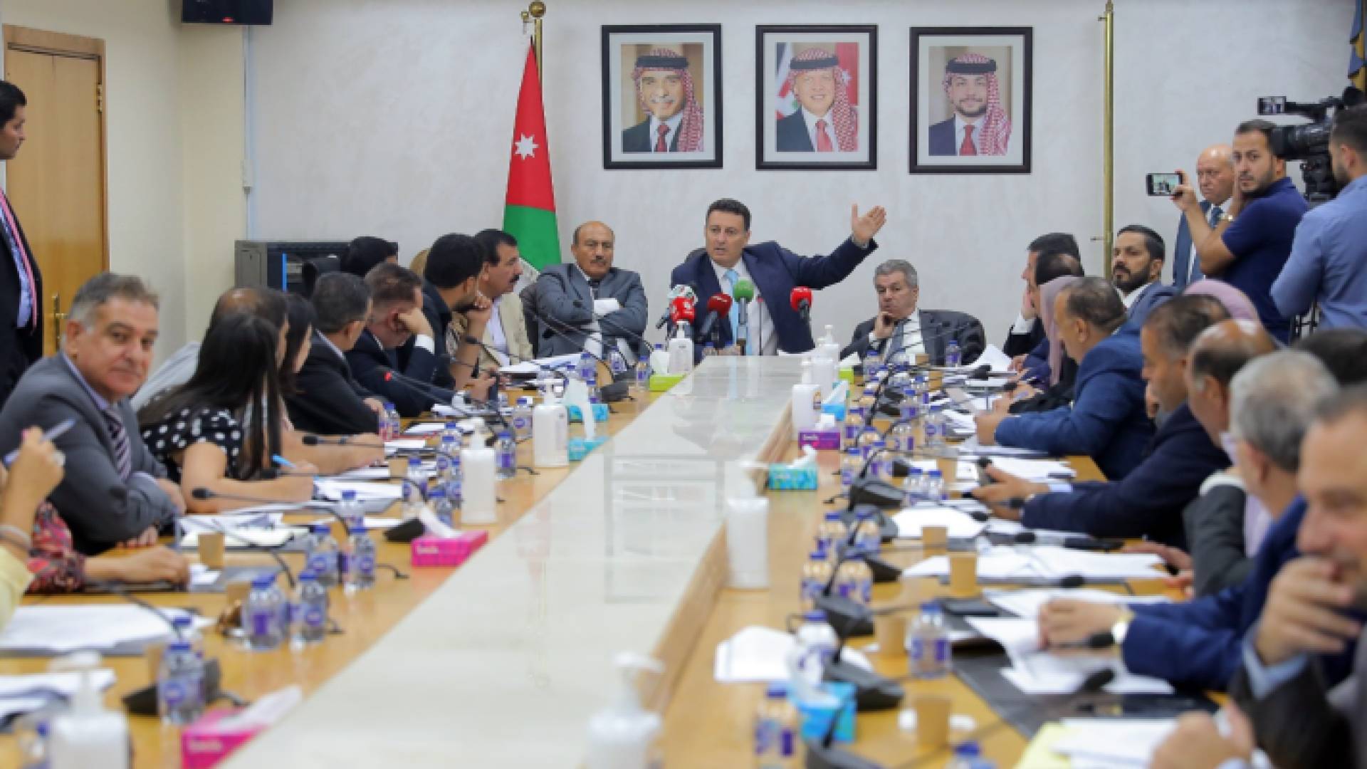 اجتماع اللجنة القانونية النيابية بحضور رئيس مجلس النواب أحمد الصفدي