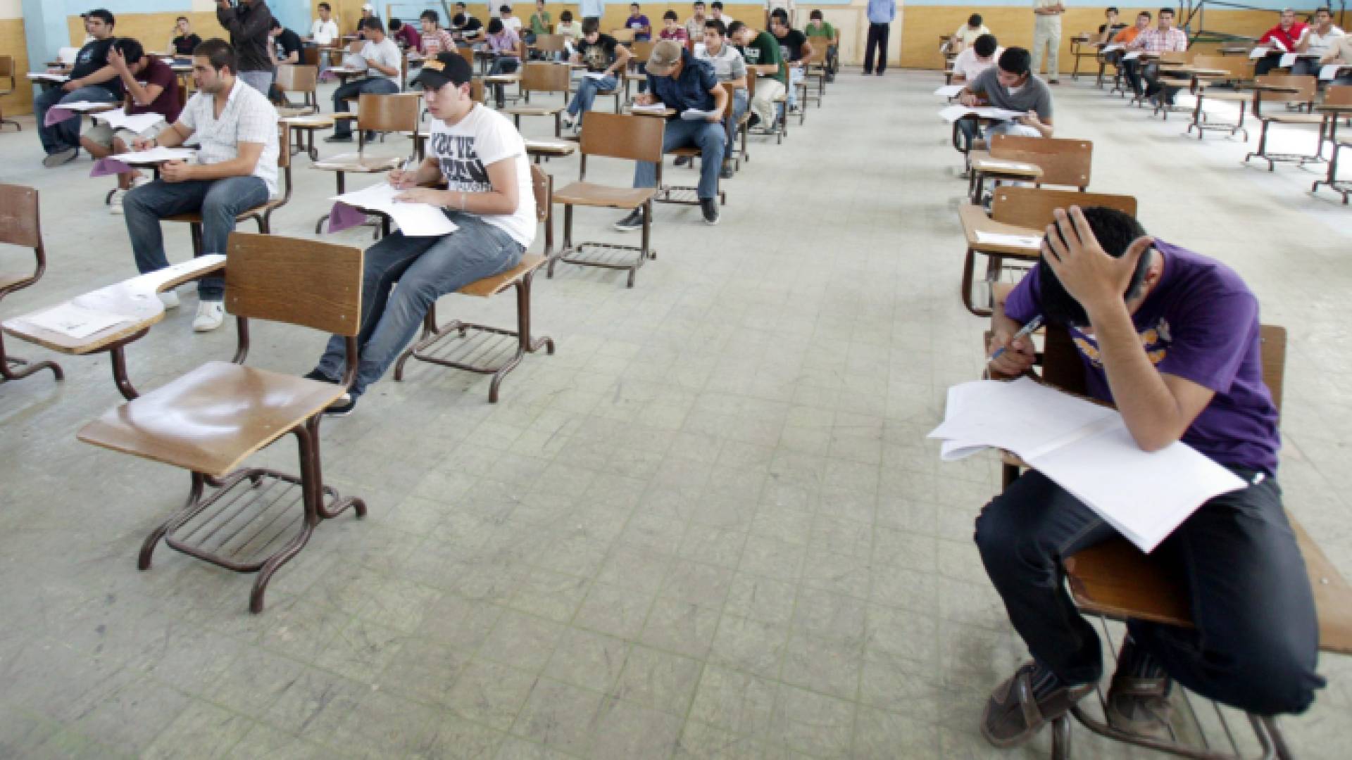 قاعة امتحان توجيهي