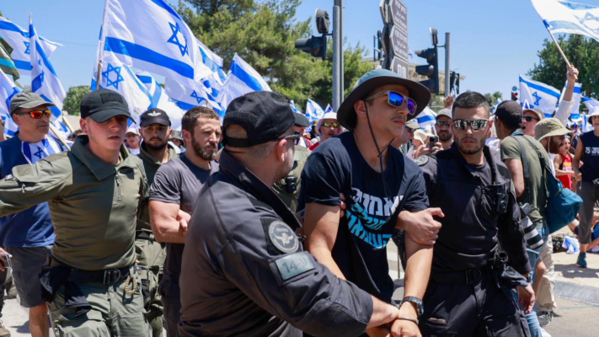 جانب من الاحتجاجات