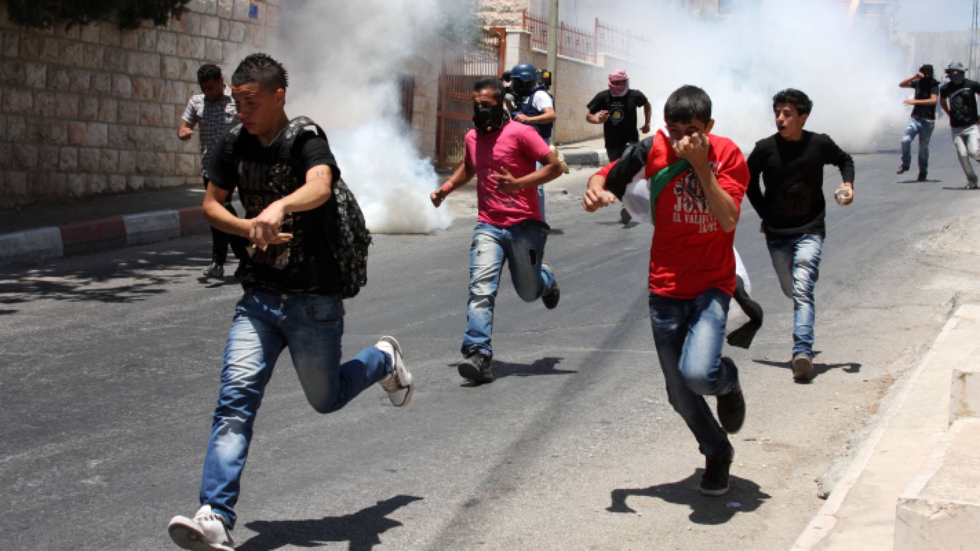 شبان فلسطينيون