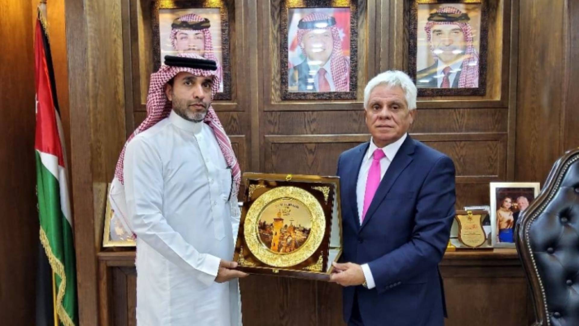 رئيس بلدية السلط الكبرى محمد الحياري، ورئيس هيئة التراث السعودية بدر الحمدان