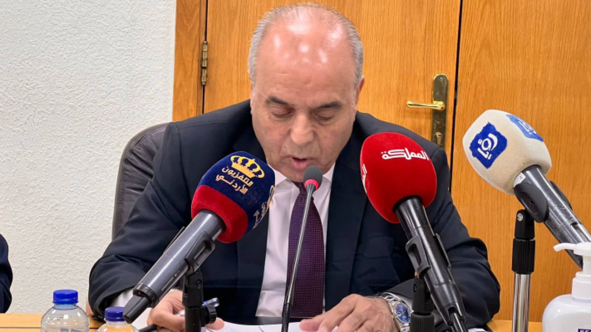 وزير التربية والتعليم عزمي محافظة