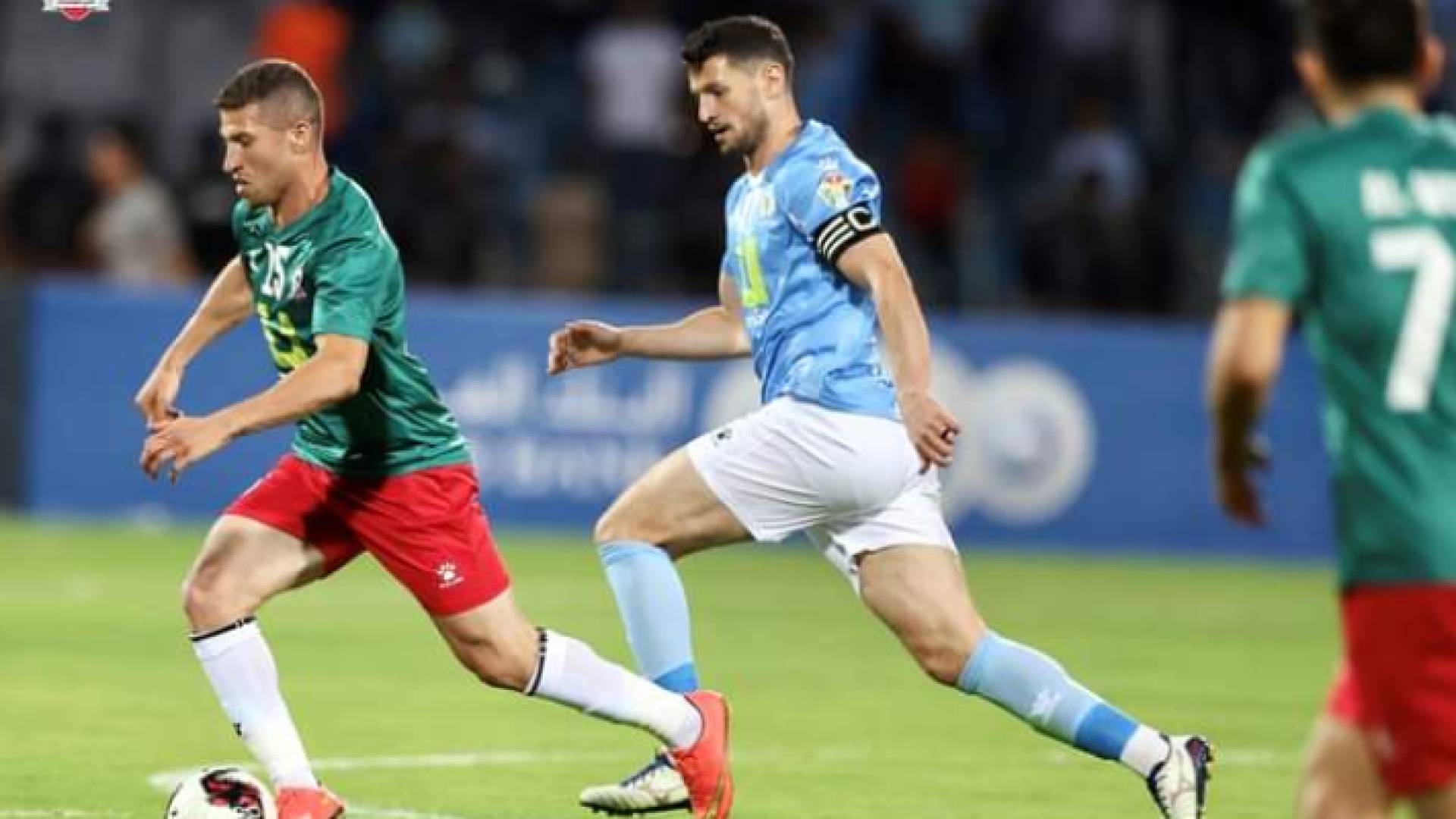 لاعبو الوحدات والفيصلي