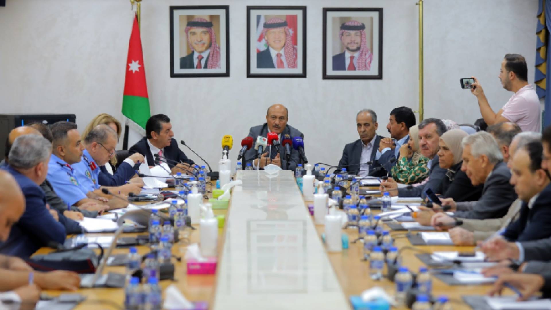 اللجنة النيابية القانونية