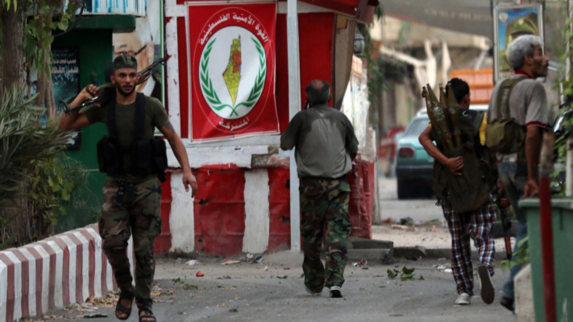 مسلحون في مخيم عين الحلوة