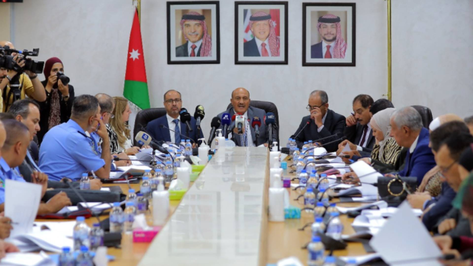 اللجنة القانونية النيابية