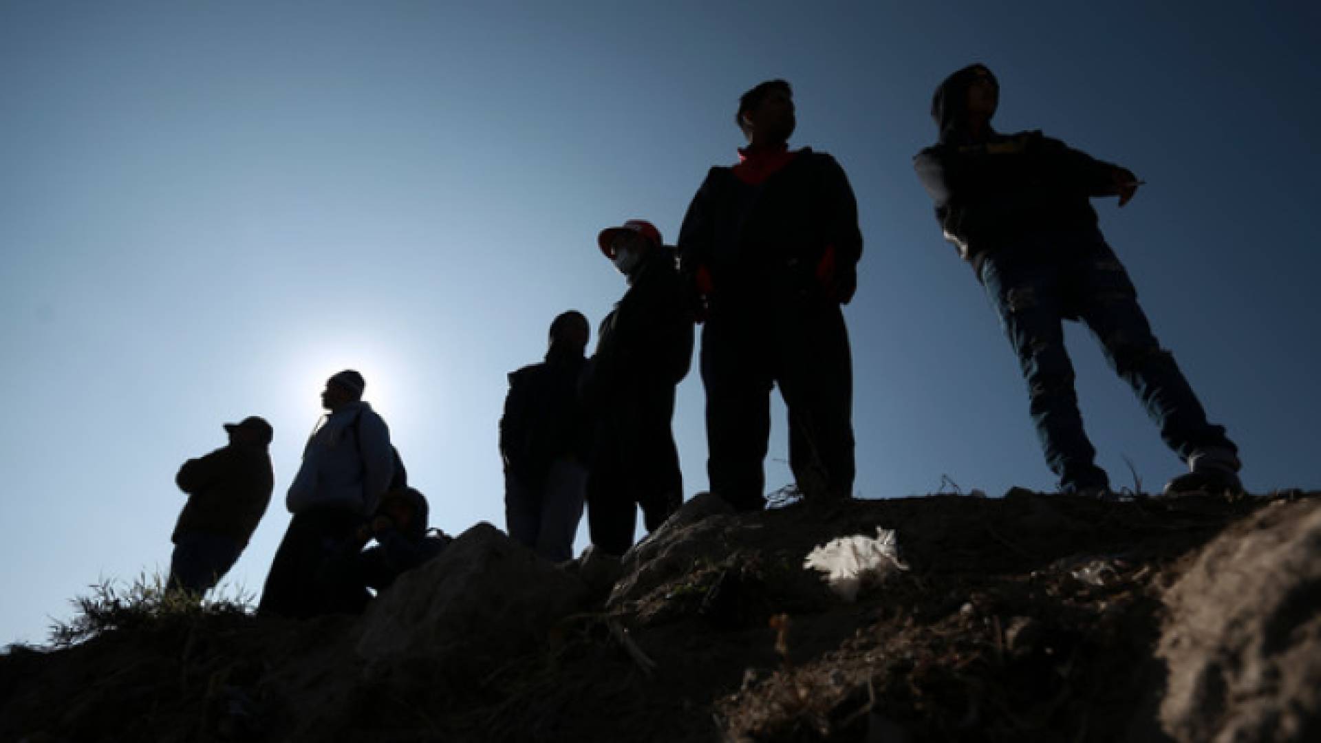 صورة تعبيرية لهتريب أشخاص