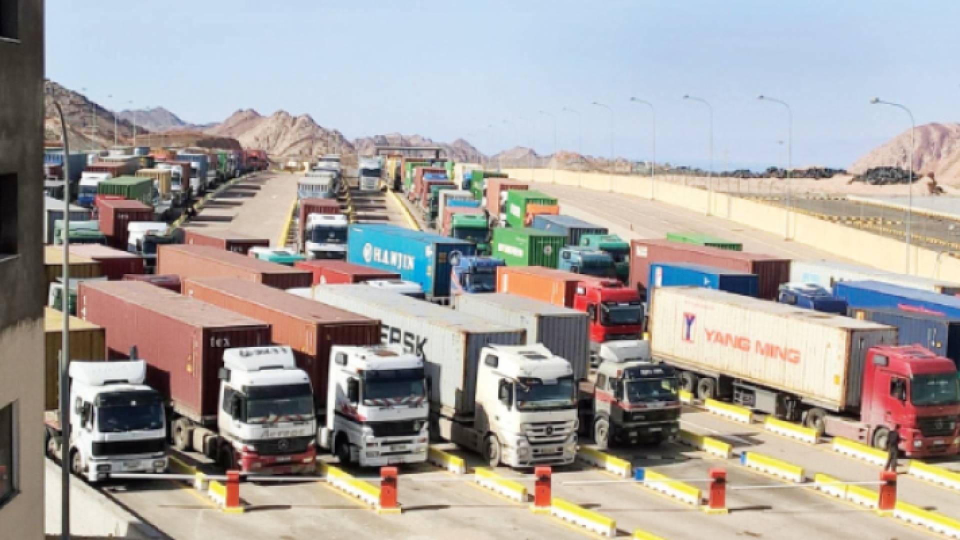 شاحنات - ارشيفية