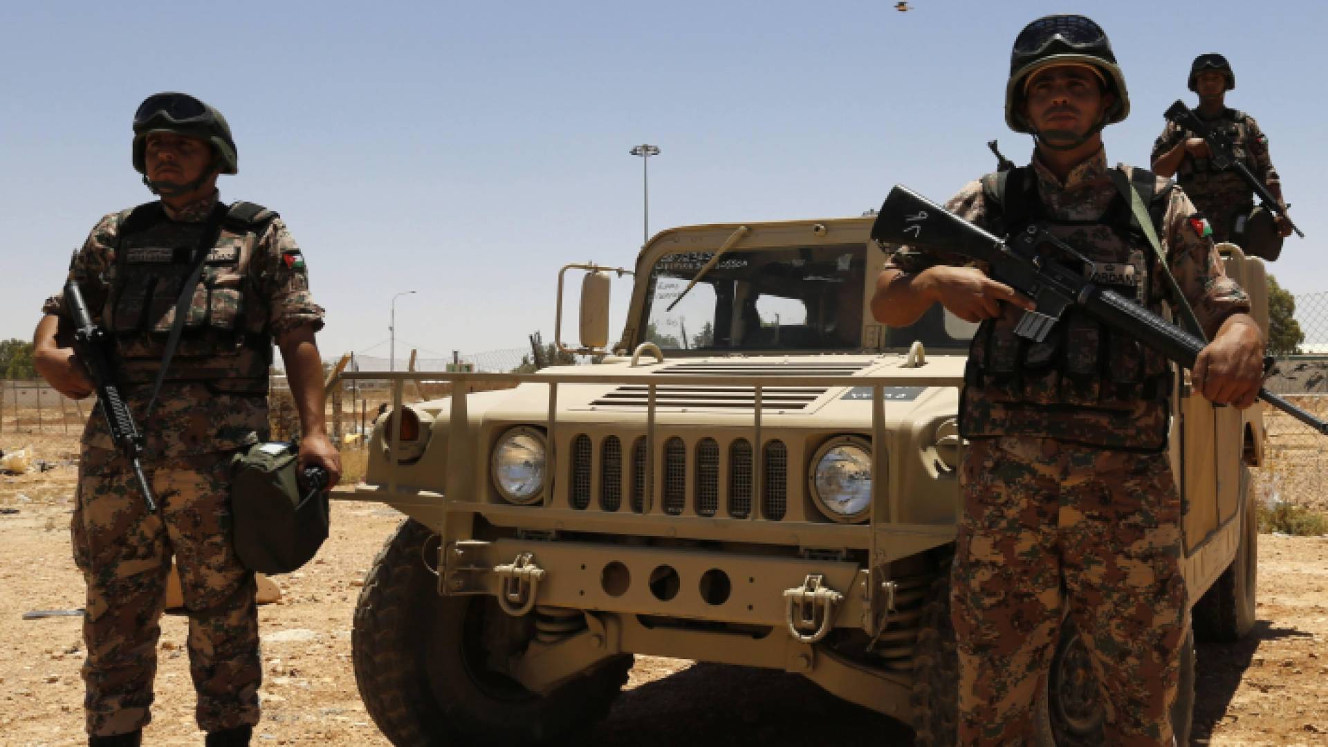 عناصر من الجيش العربي