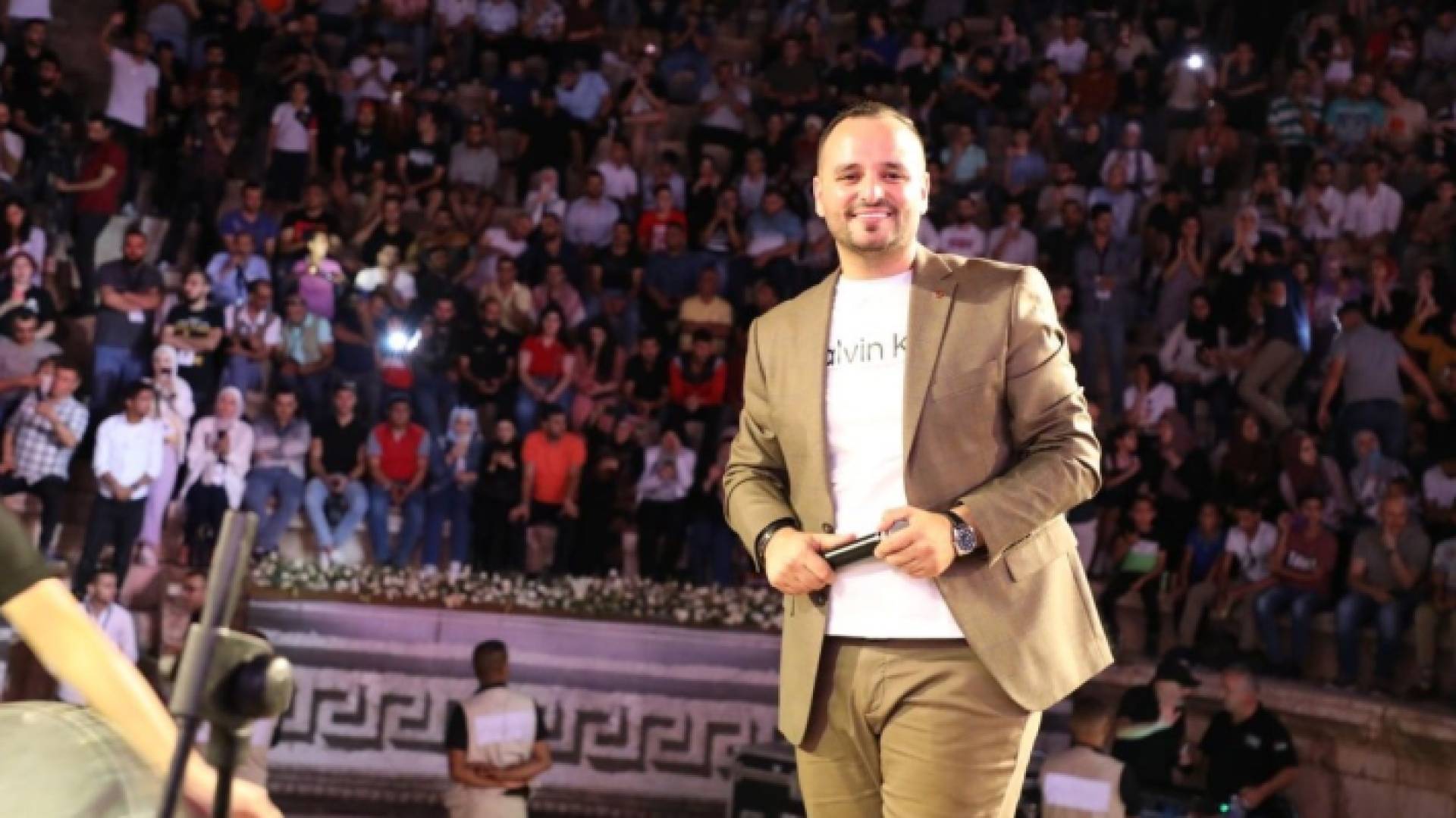 الفنان عيسى السقار