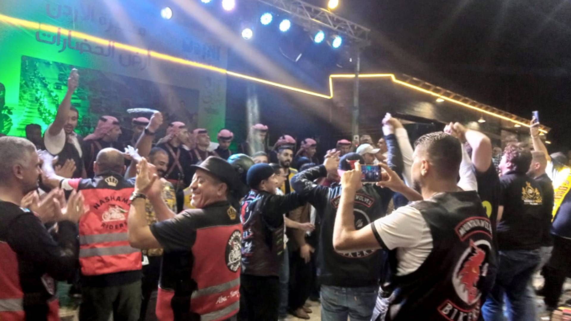 مشاركون في المسيرة