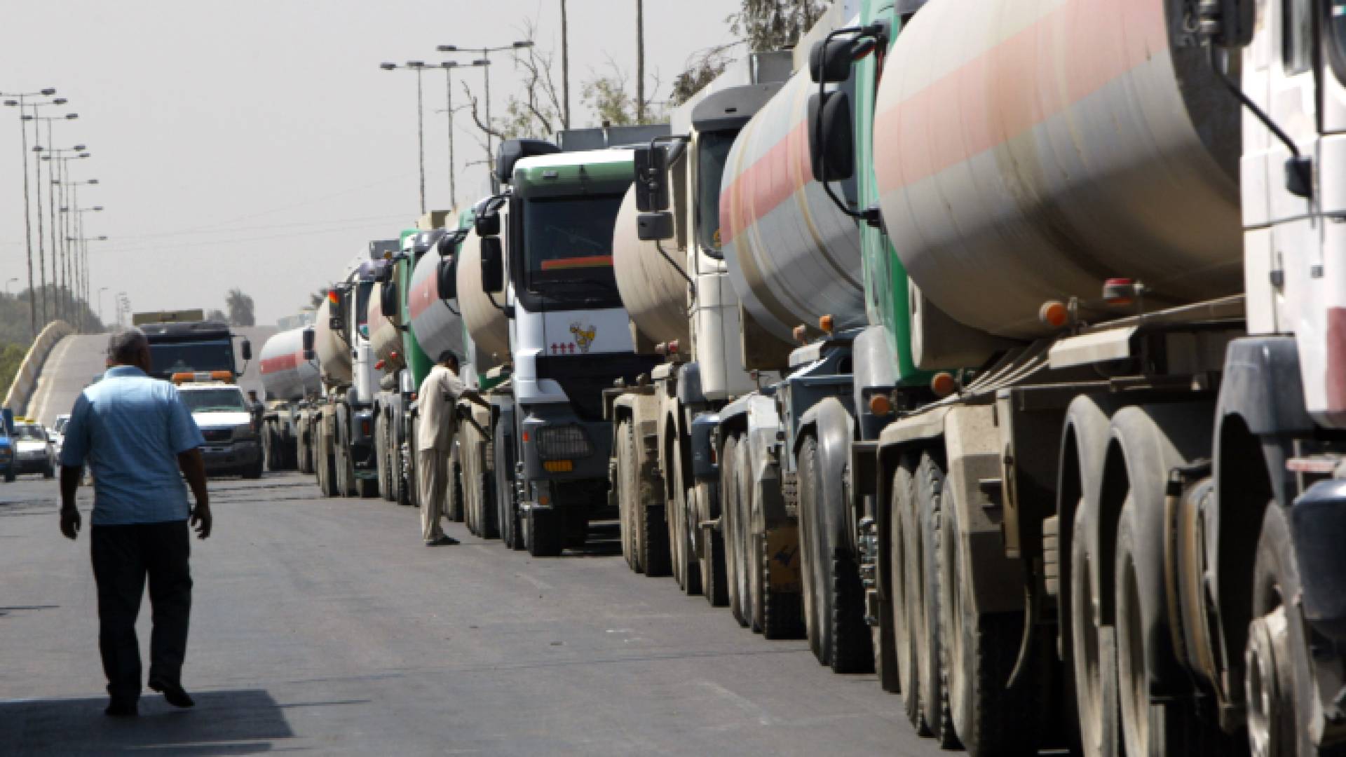 شاحنات محملة بالنفط العراقي تصل الأردن