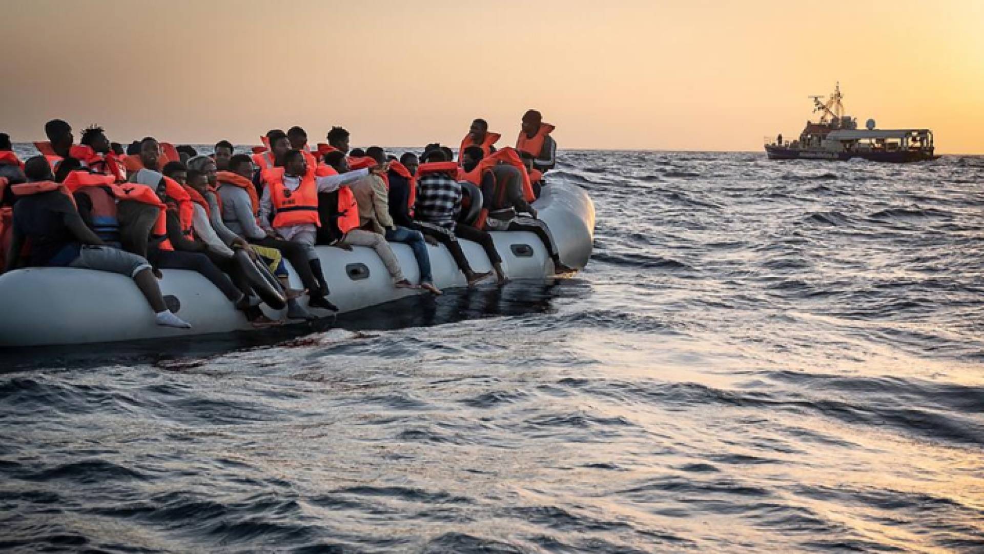 قارب مهاجرين