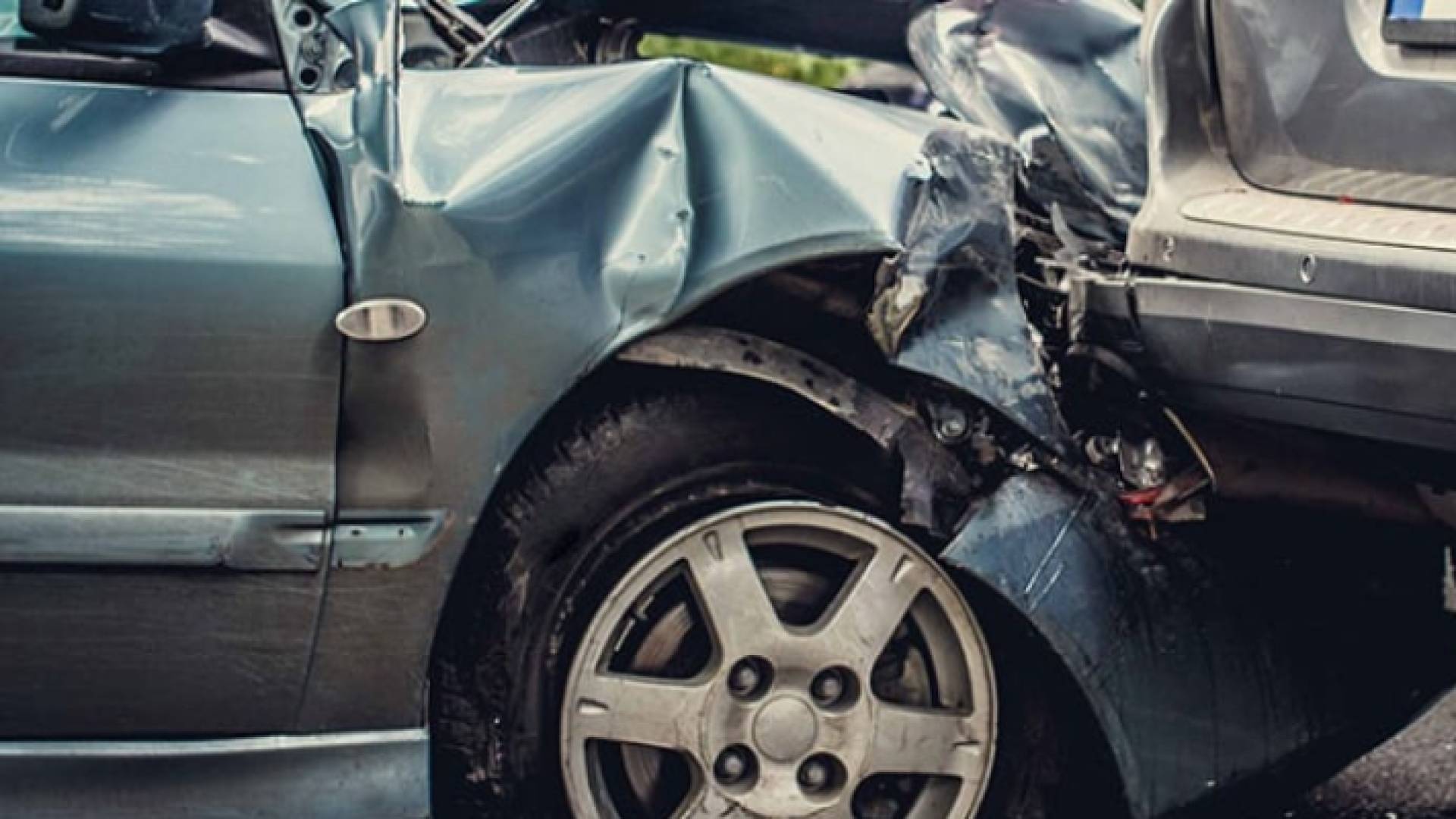 صورة تعبيرية لتصادم مركبتين