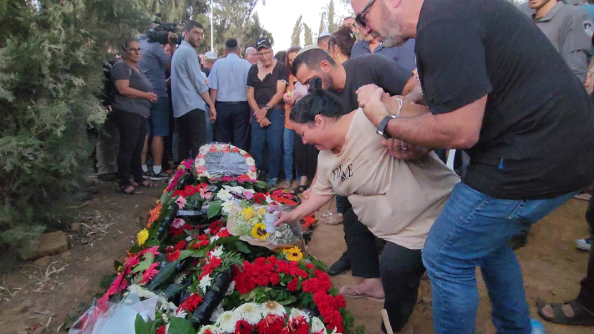 دفن شرطي أحد حراس بلدية تل ابيب