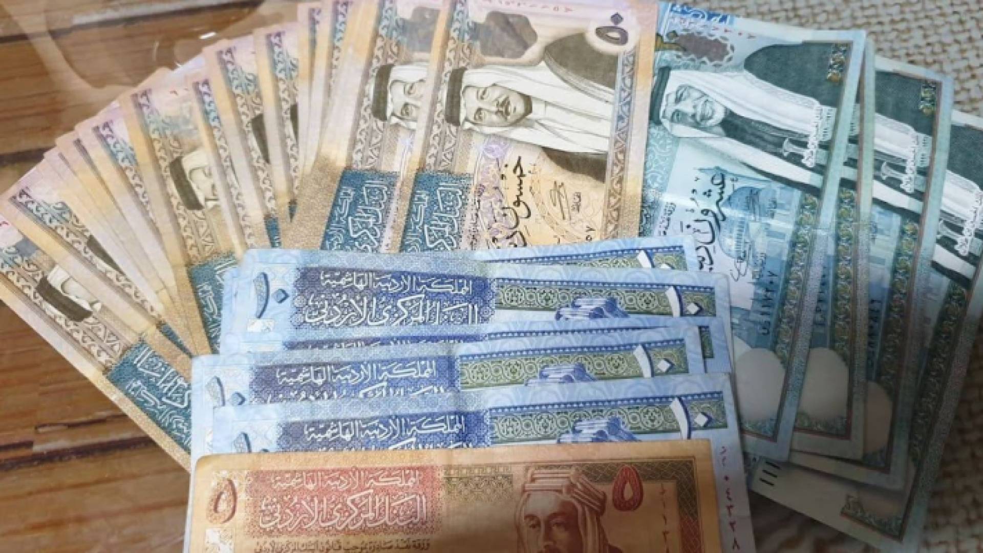 مبالغ نقدية أردنية