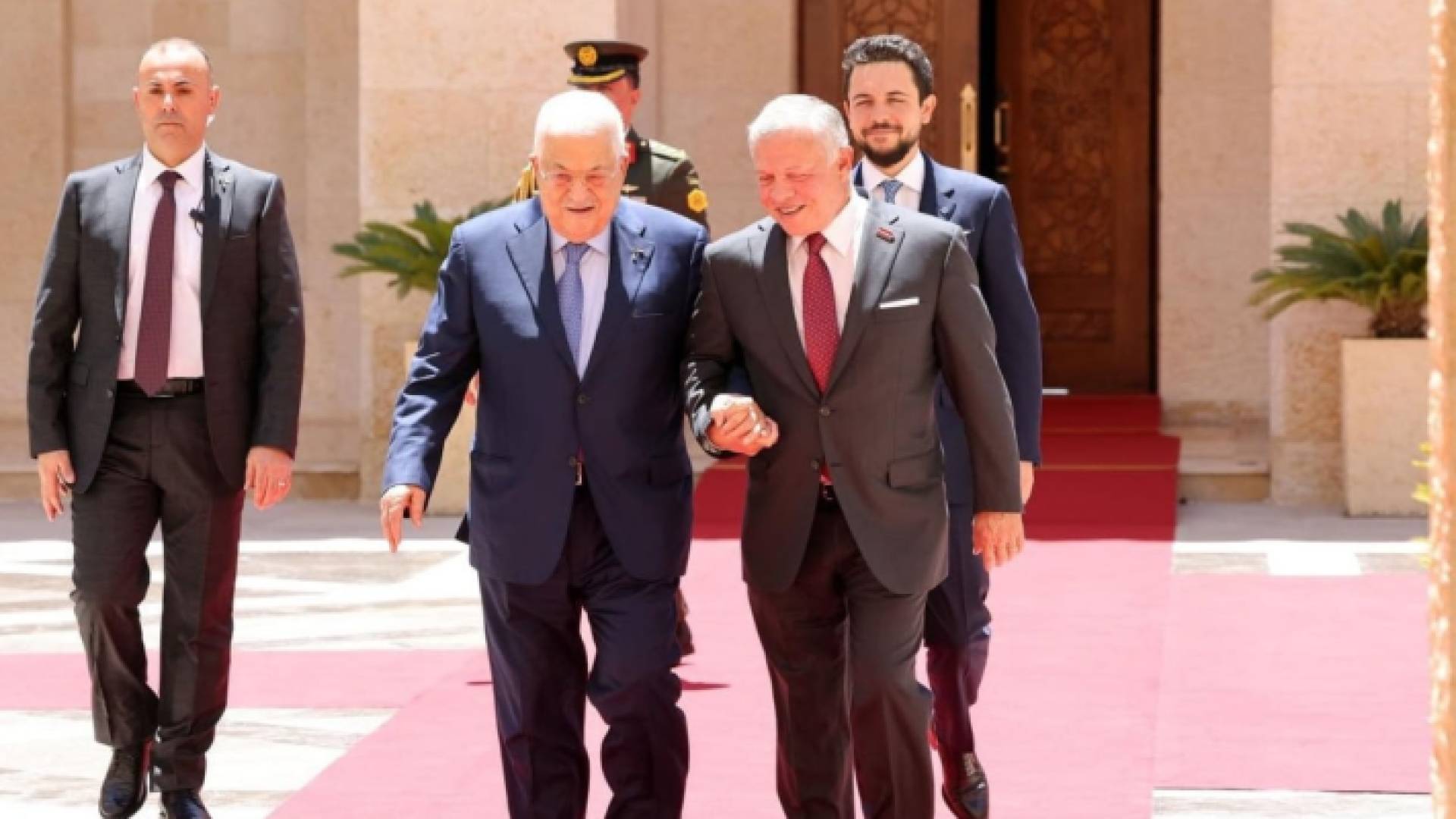 جلالة الملك والرئيس الفلسطيني محمود عباس
