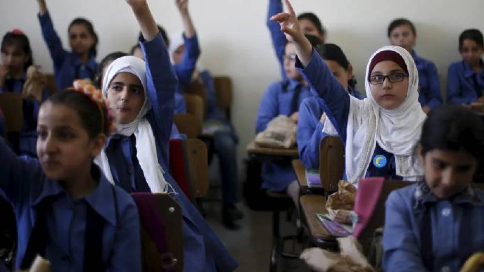 صورة طالبات داخل صف دراسي