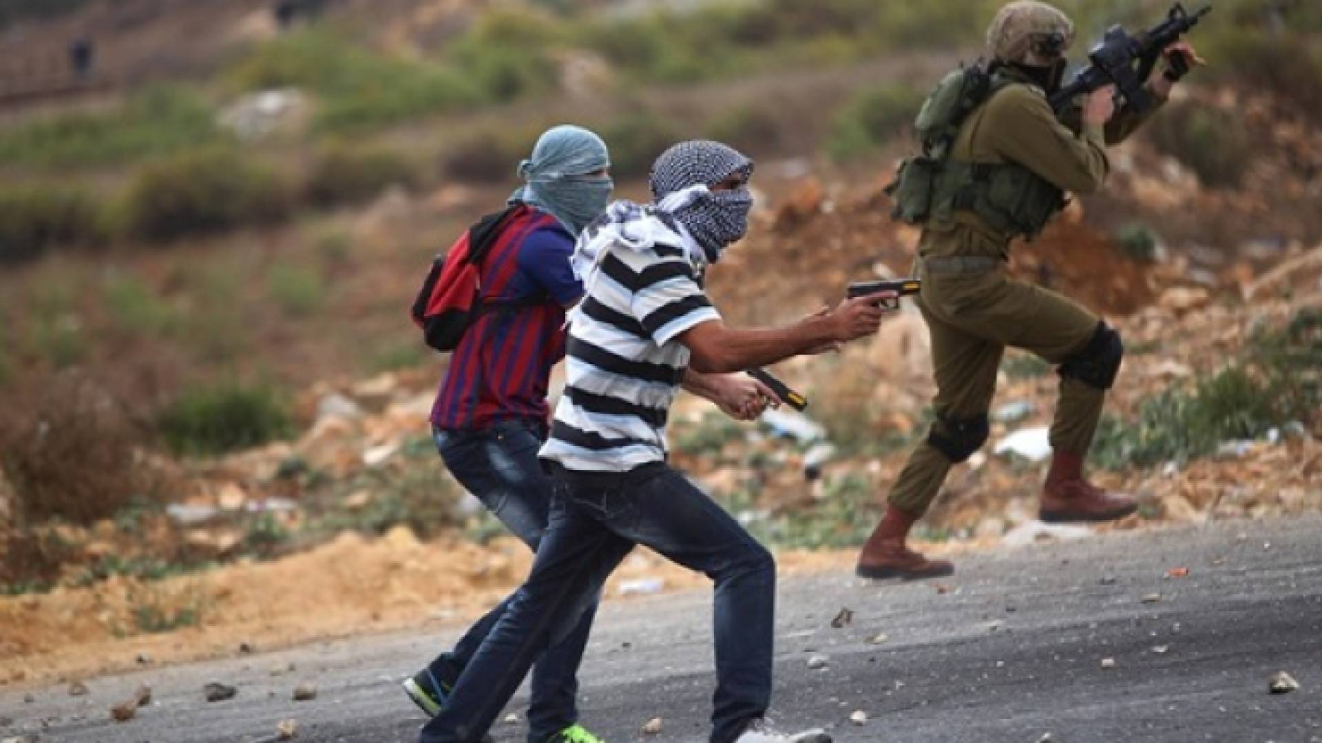 صورة أرشيفية لقوة خاصة تختطف فلسطينيا