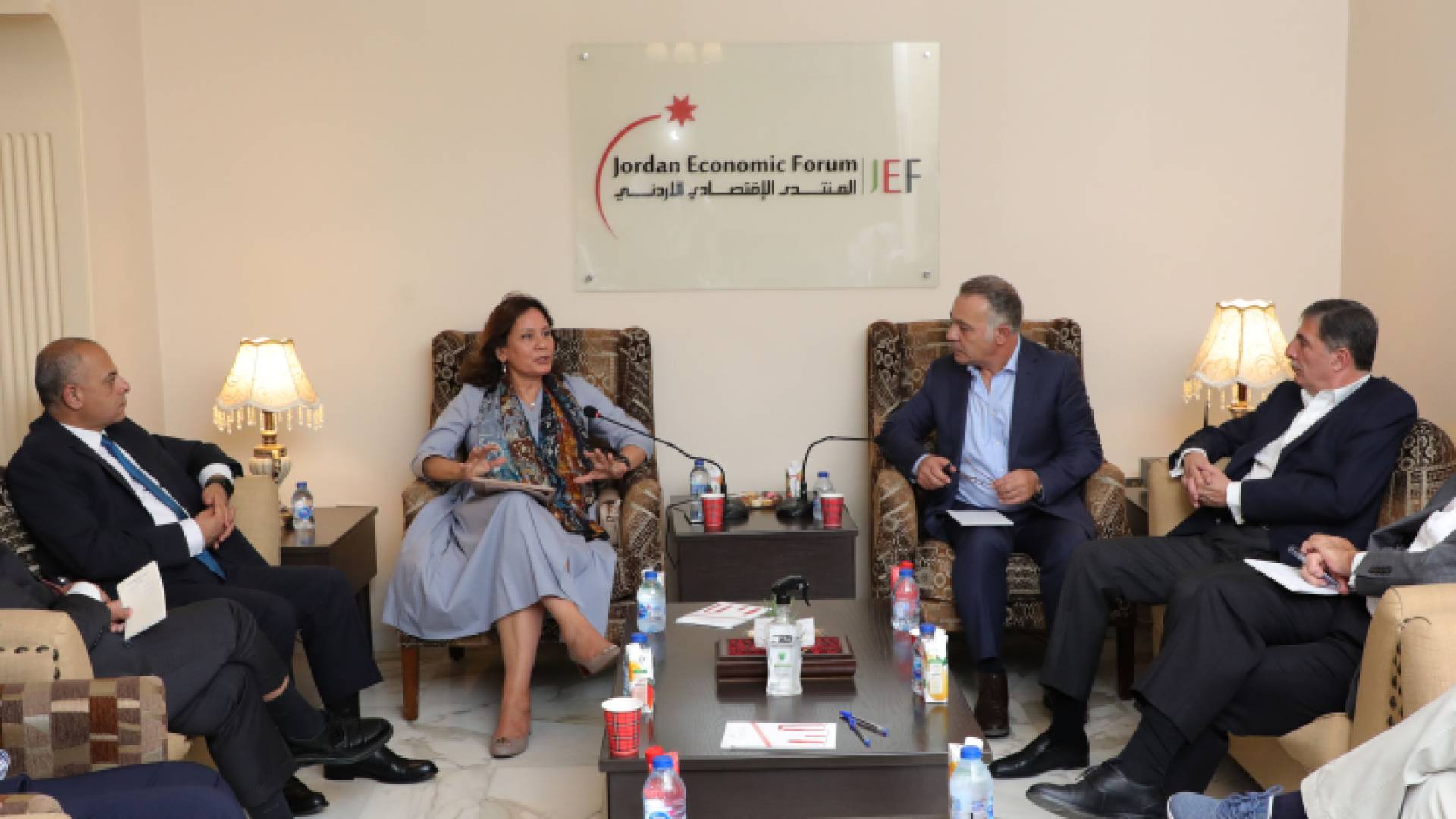 زواتي خلال الجلسة