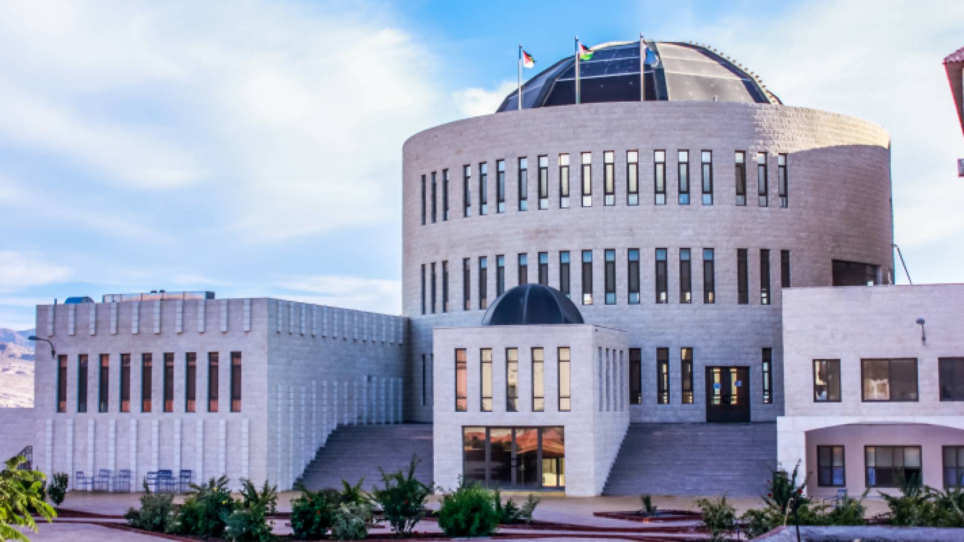 جامعة العقبة للتكنولوجيا