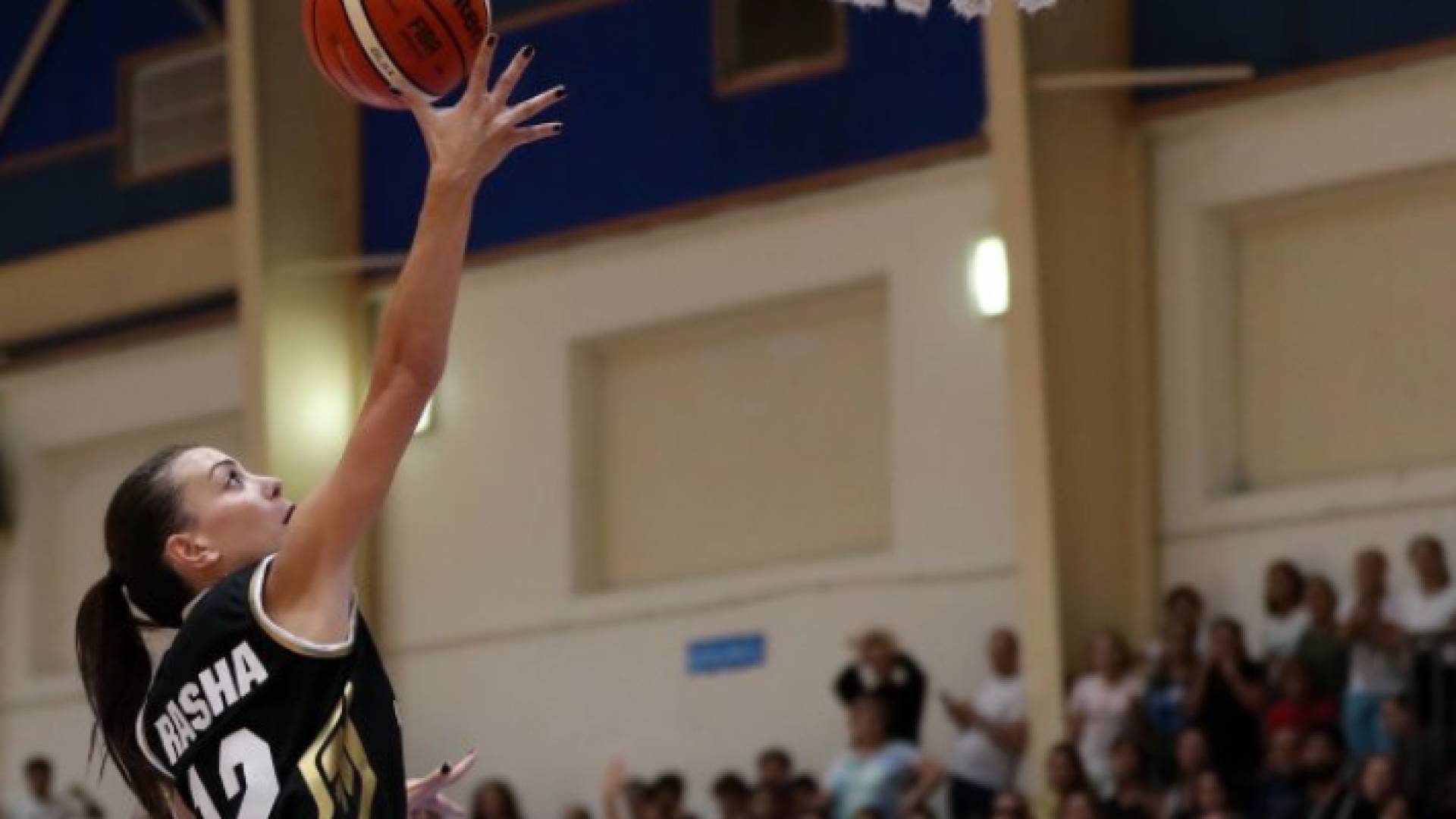 لاعبة المنتخب الوطني رشا عبده