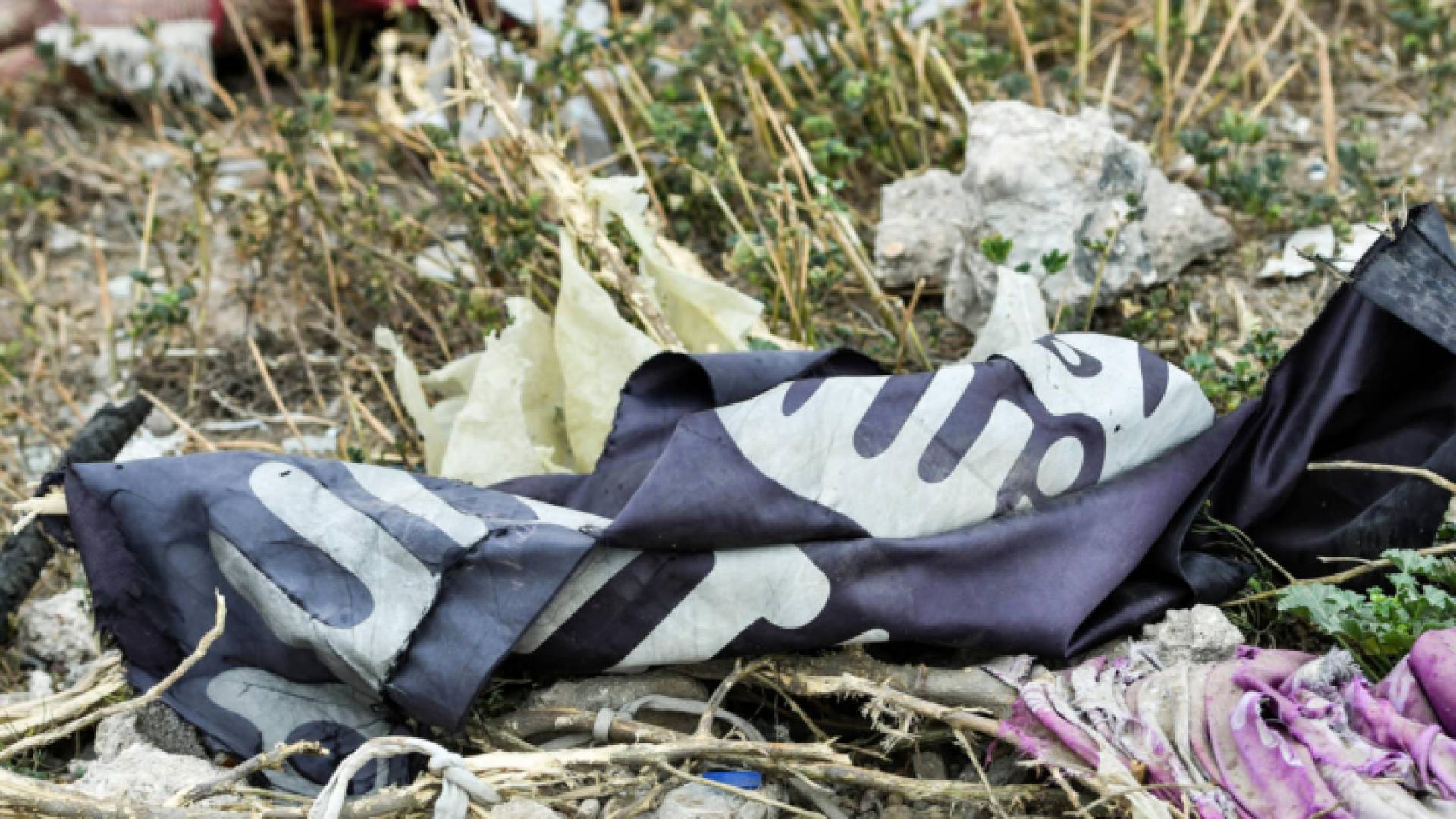 صورة تظهر علم "داعش" بمحافظة دير الزور في سوريا - أرشيفية