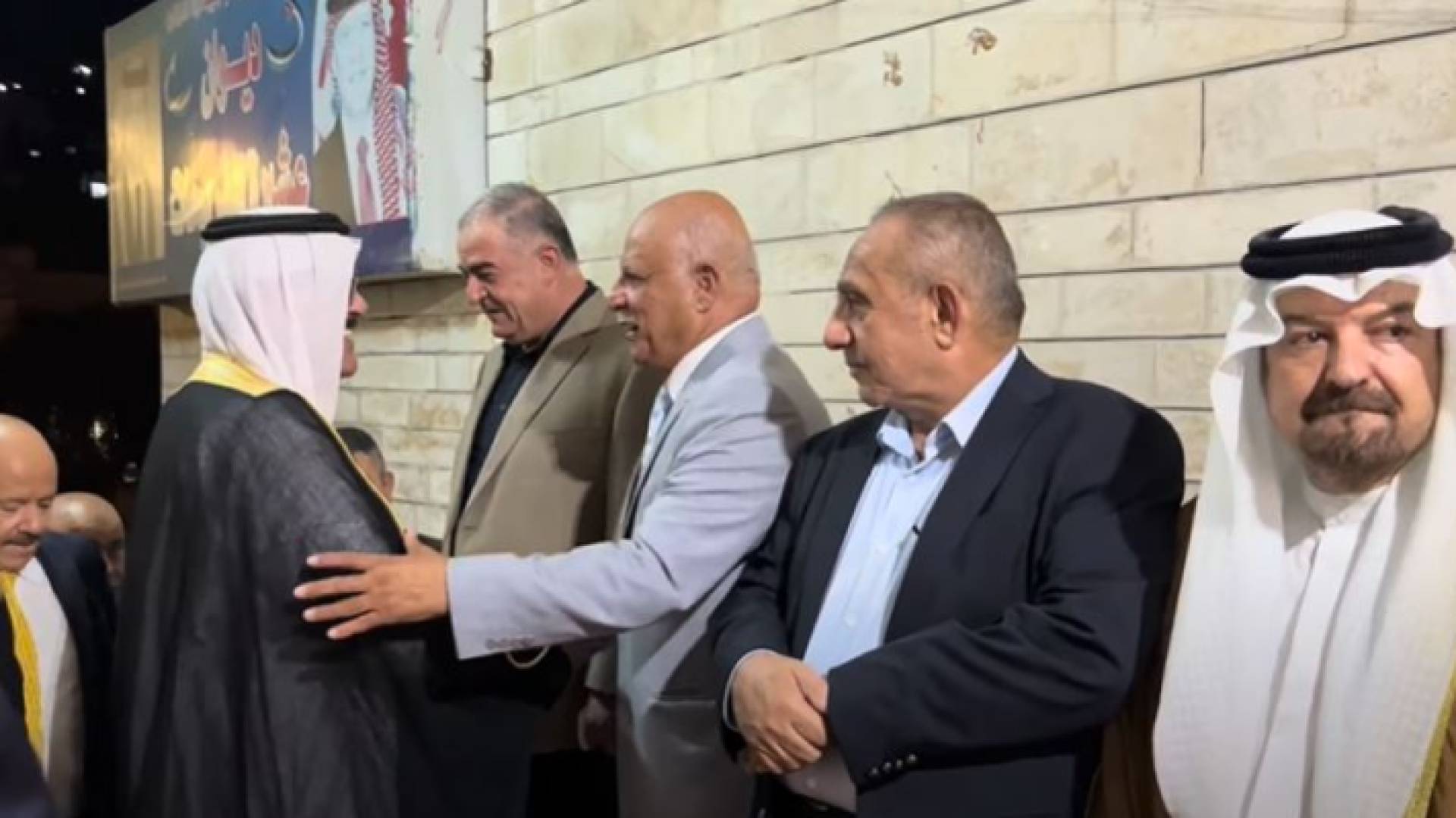 خلال استقبال جاهة في ديوان عشيرة الفريحات بعجلون