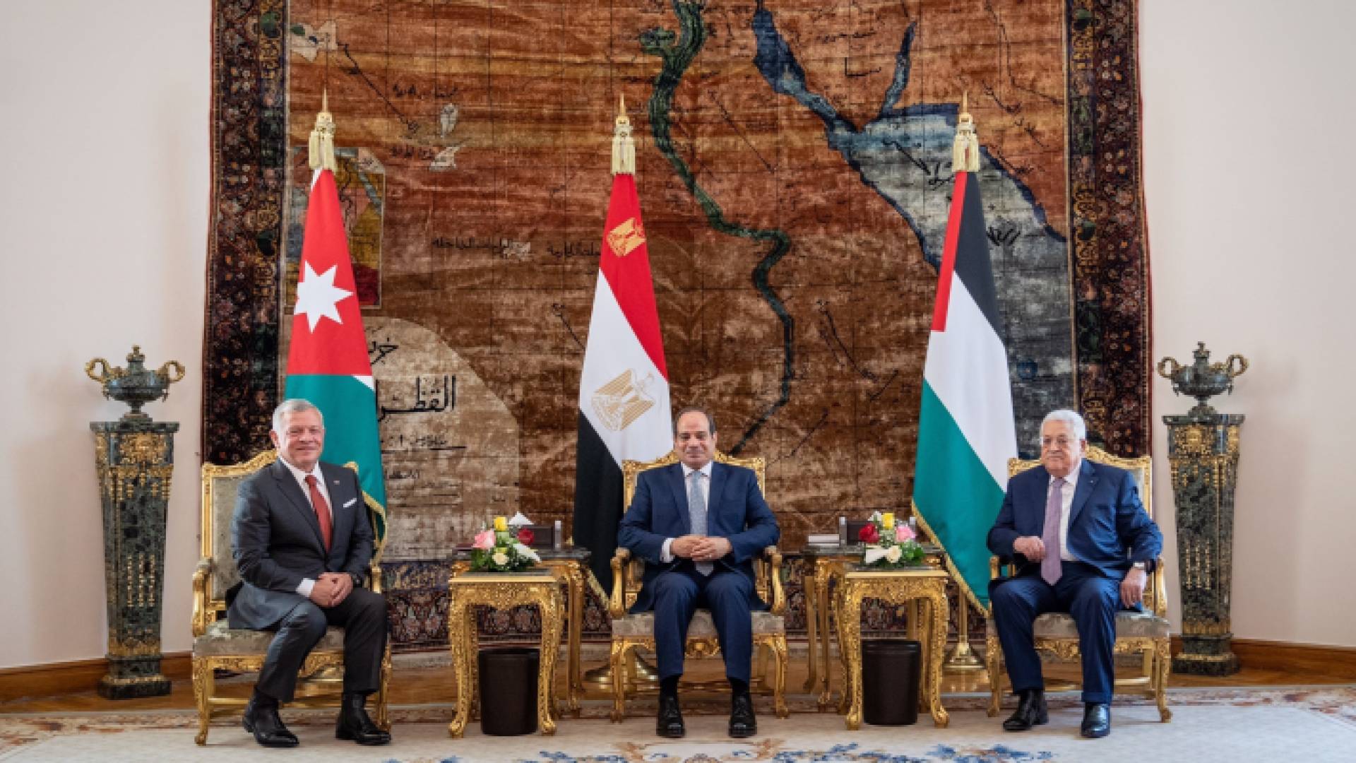 جلالة الملك برفقة السيسي وعباس