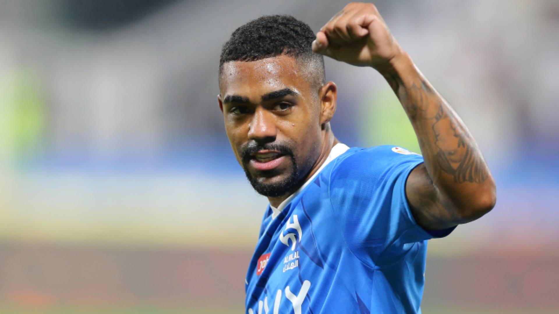 لاعب الهلال مالكوم يحتفل بهدف