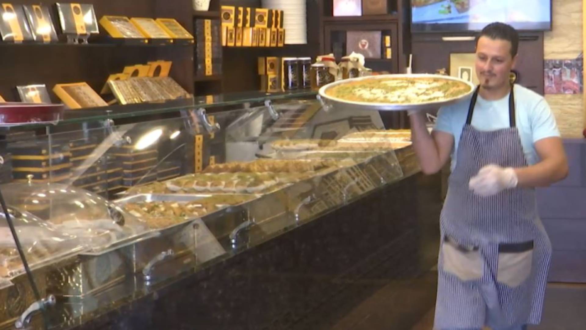 محال الحلويات