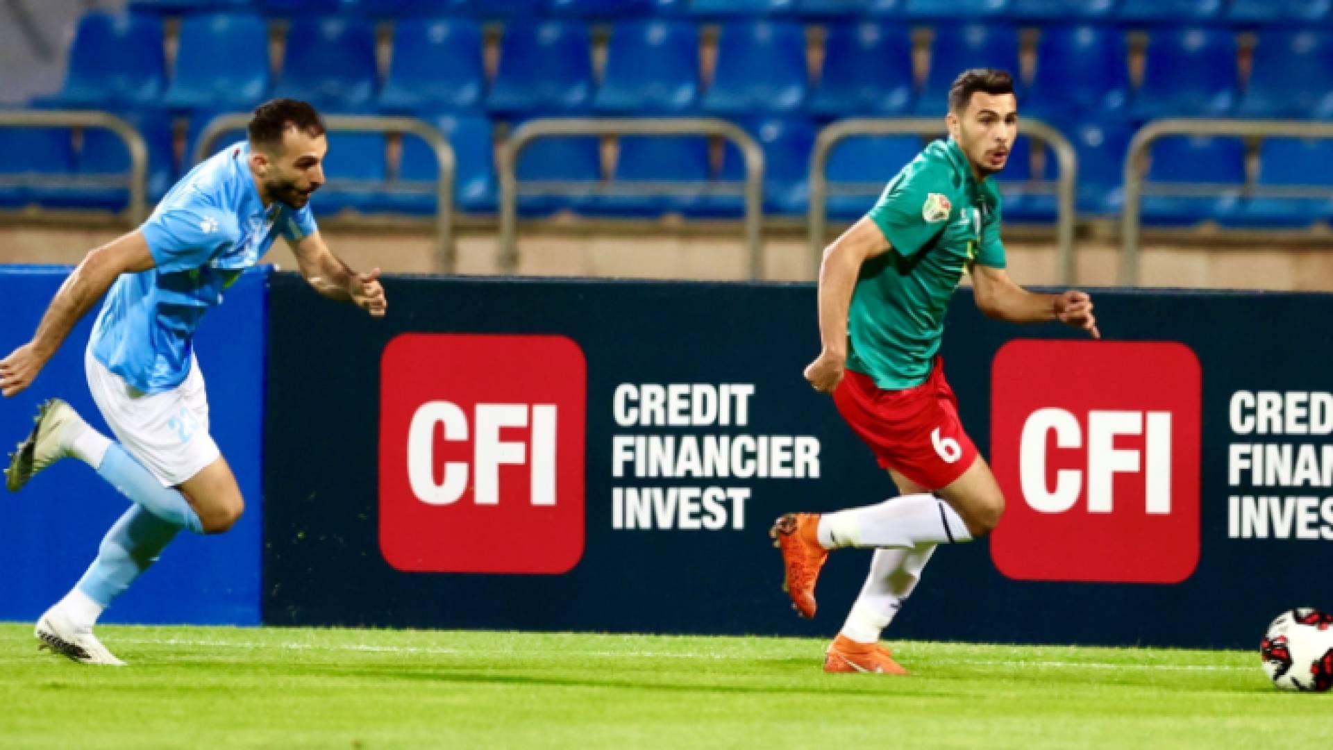 لاعبا الوحدات والفيصلي مهند أبو طه وإحسان حداد